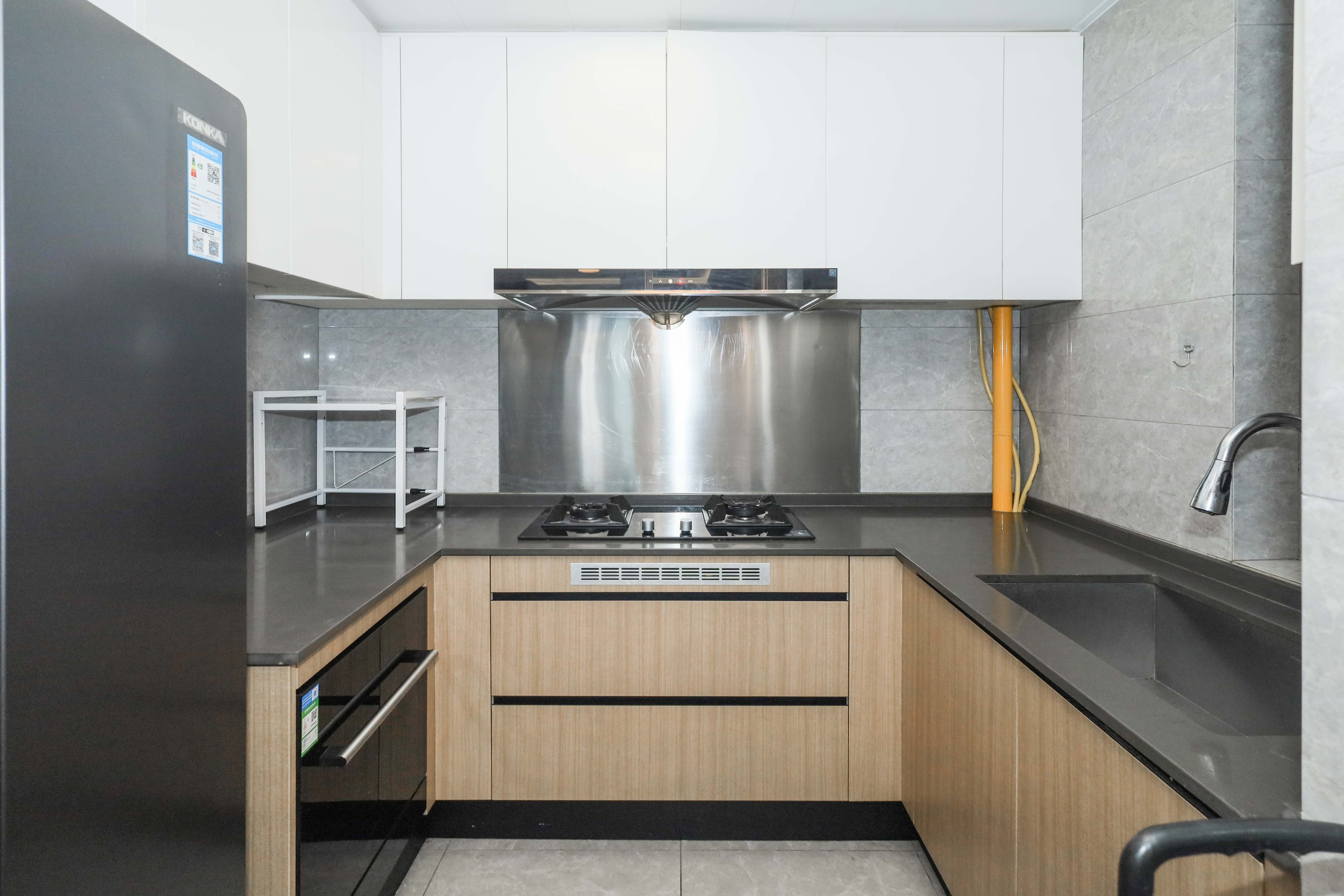 爱家当代境  3室2厅2卫    126.0万 爱家当代境  3室2厅2卫    126.0万厨房