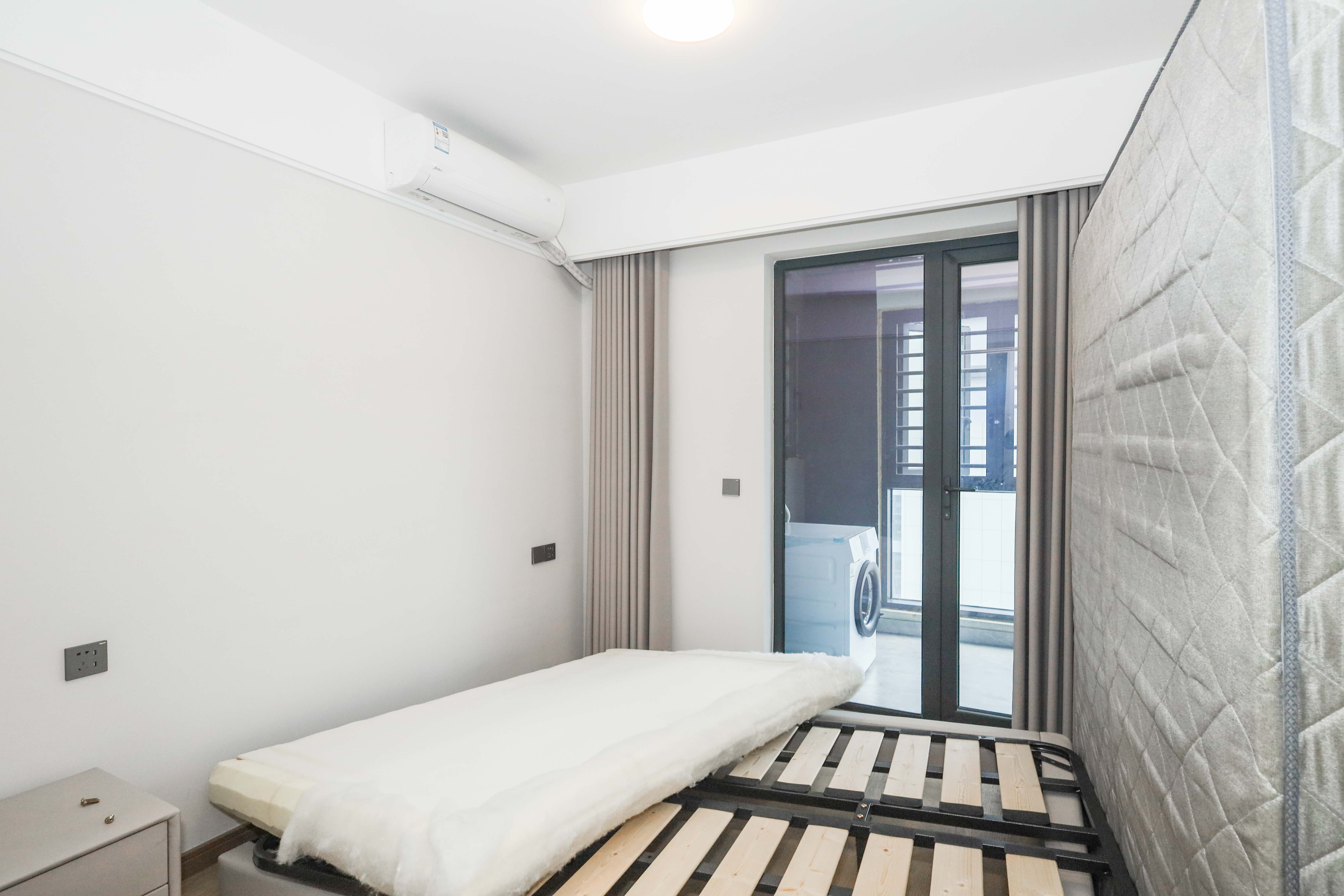 爱家当代境  3室2厅2卫    126.0万 爱家当代境  3室2厅2卫    126.0万卧室