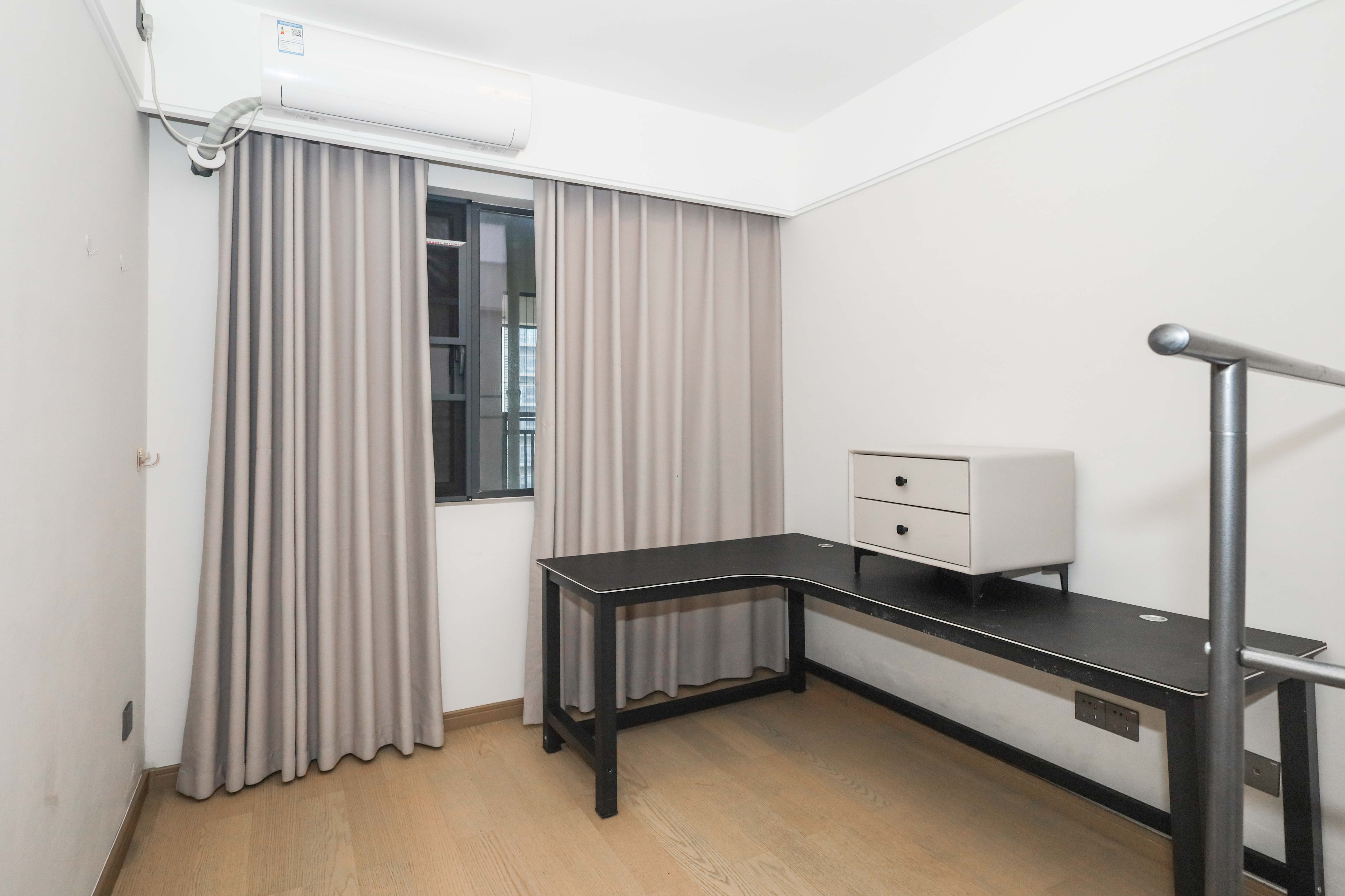 爱家当代境  3室2厅2卫    126.0万 爱家当代境  3室2厅2卫    126.0万卧室