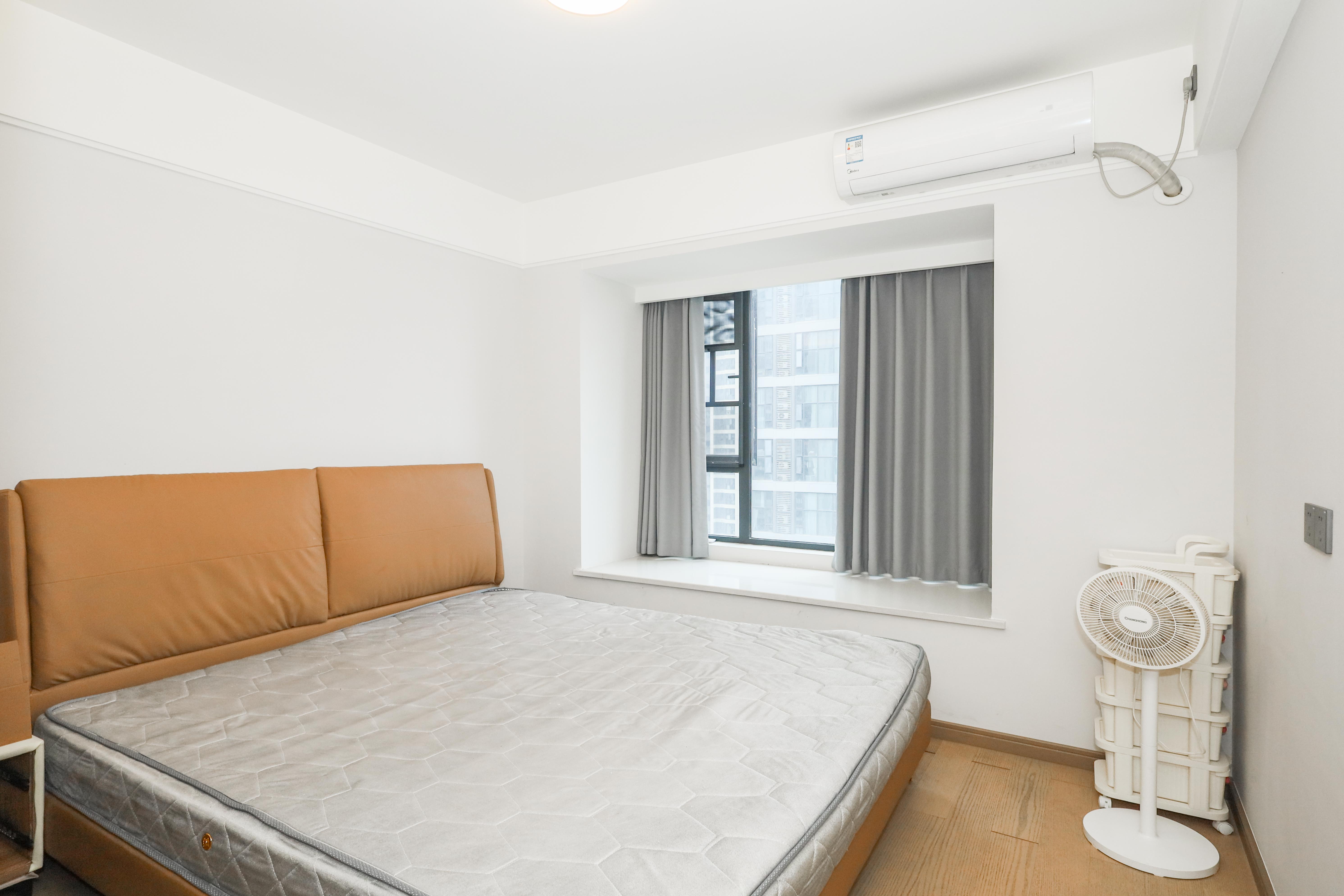 爱家当代境  3室2厅2卫    126.0万 爱家当代境  3室2厅2卫    126.0万卧室