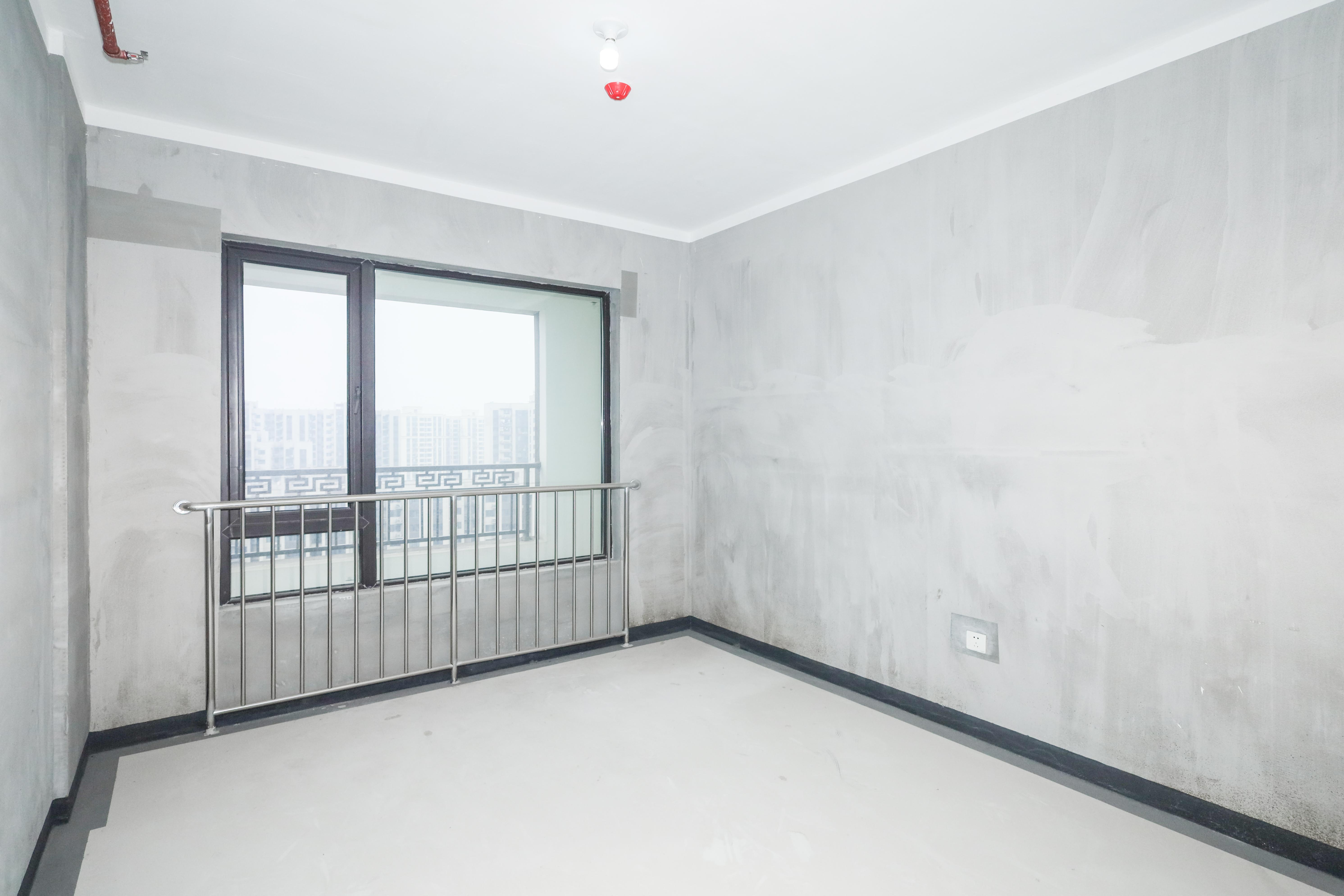 建发央著  4室2厅2卫   294.00万卧室