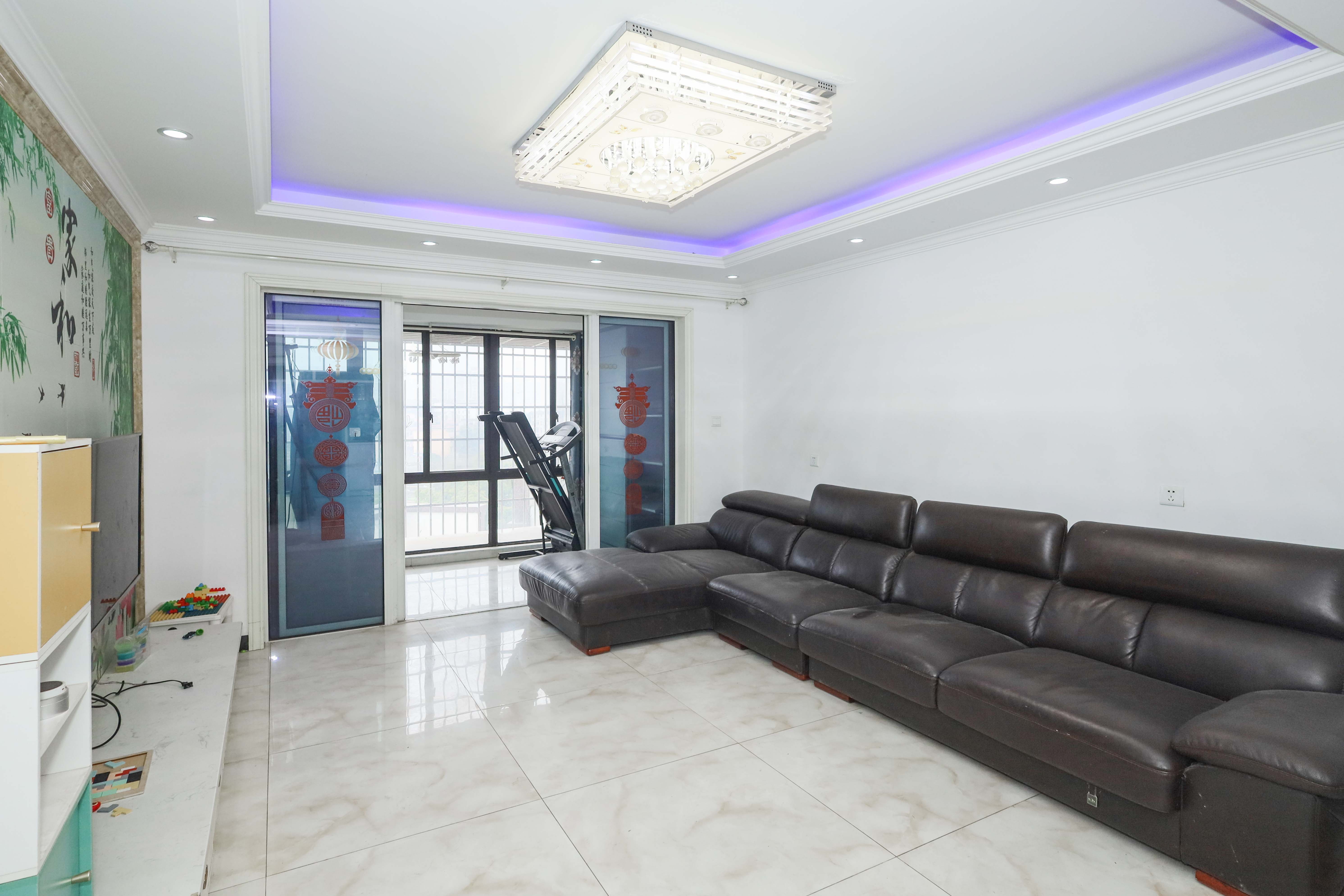 山水英伦海德广场 2室1厅1卫 86.0万 山水英伦海德广场 2室1厅1卫 86.0万客厅