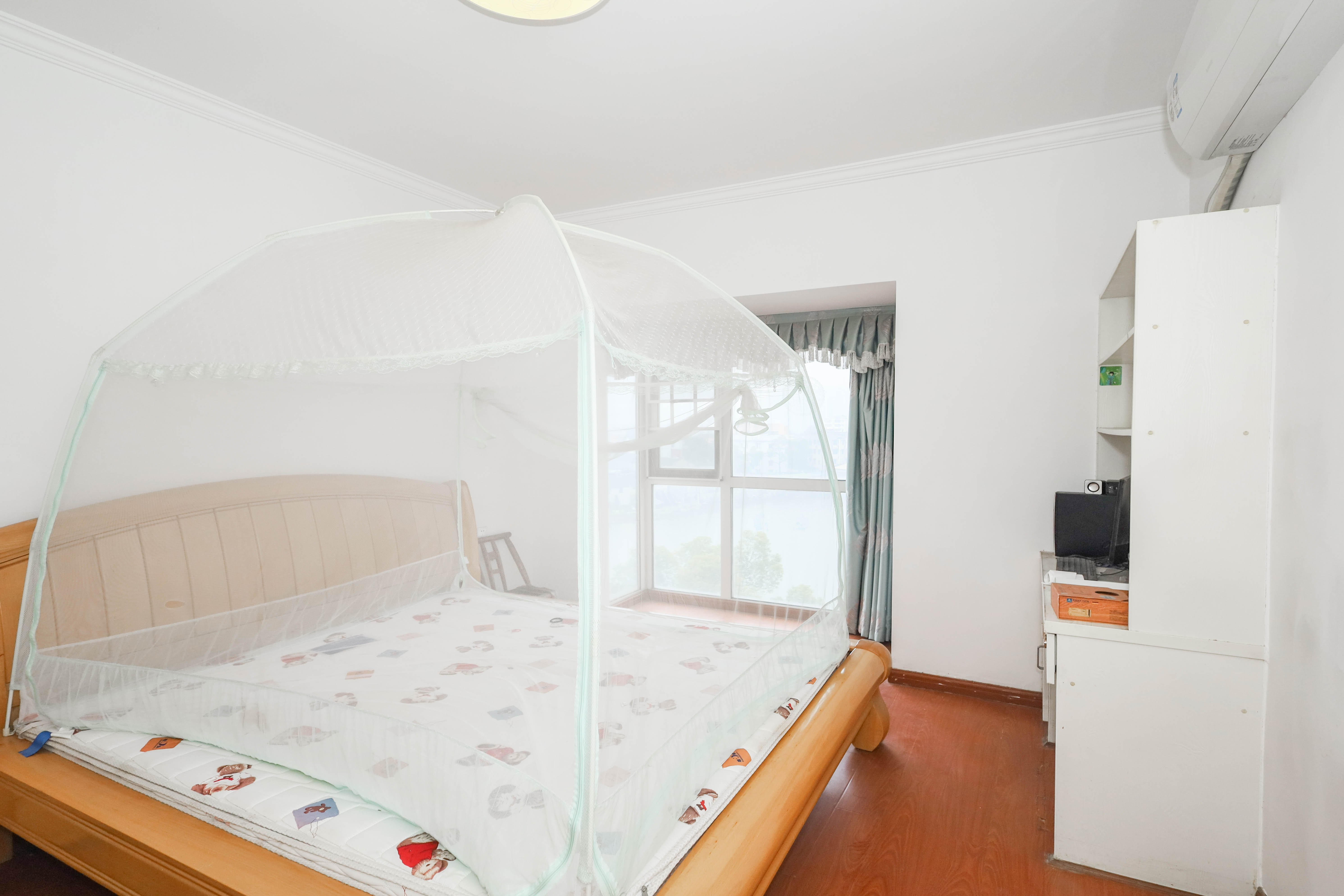 山水英伦海德广场 2室1厅1卫 86.0万 山水英伦海德广场 2室1厅1卫 86.0万卧室