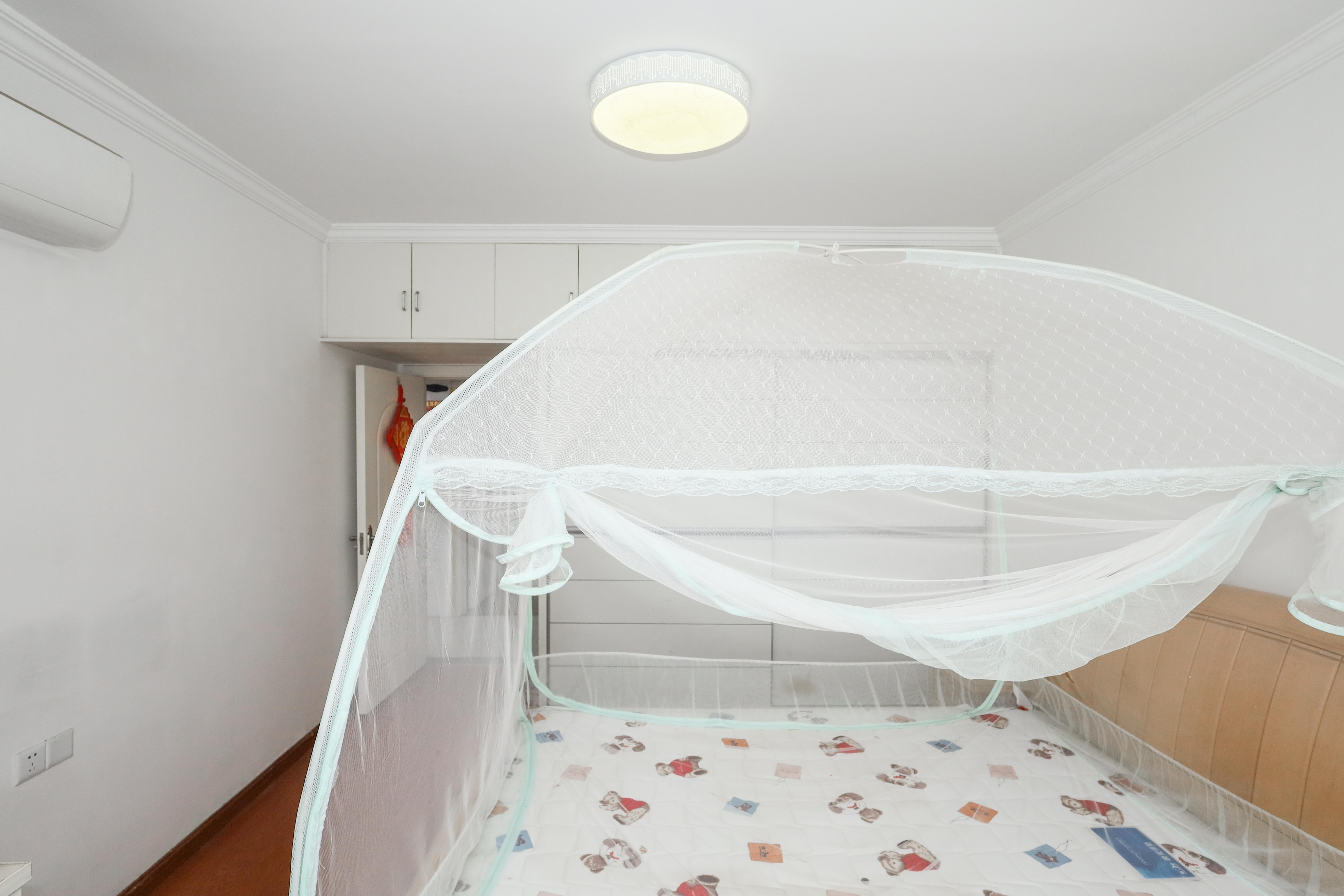 山水英伦海德广场 2室1厅1卫 86.0万 山水英伦海德广场 2室1厅1卫 86.0万卧室