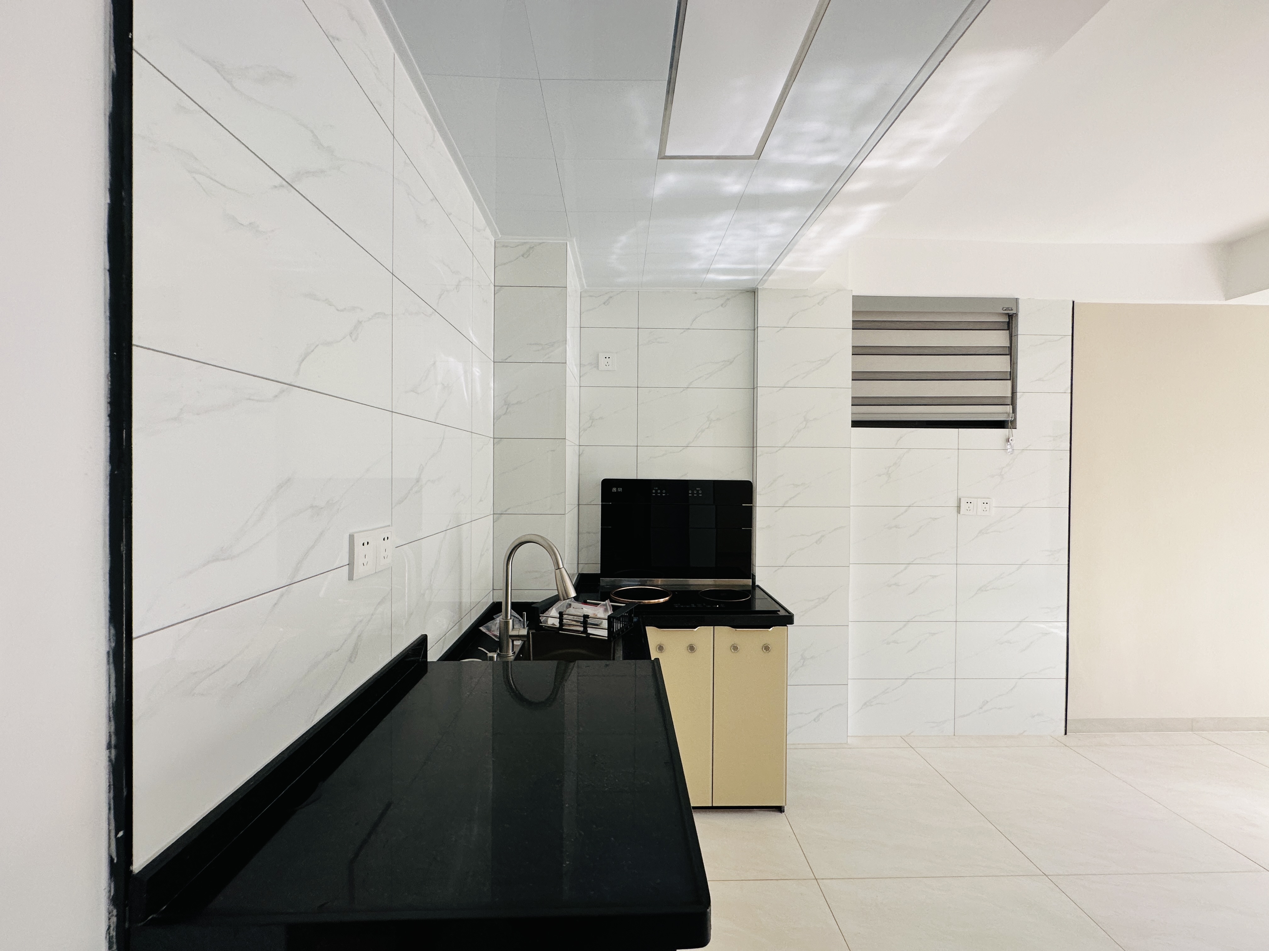 西城别院 1室1厅1卫 40.0万 西城别院 1室1厅1卫 40.0万厨房