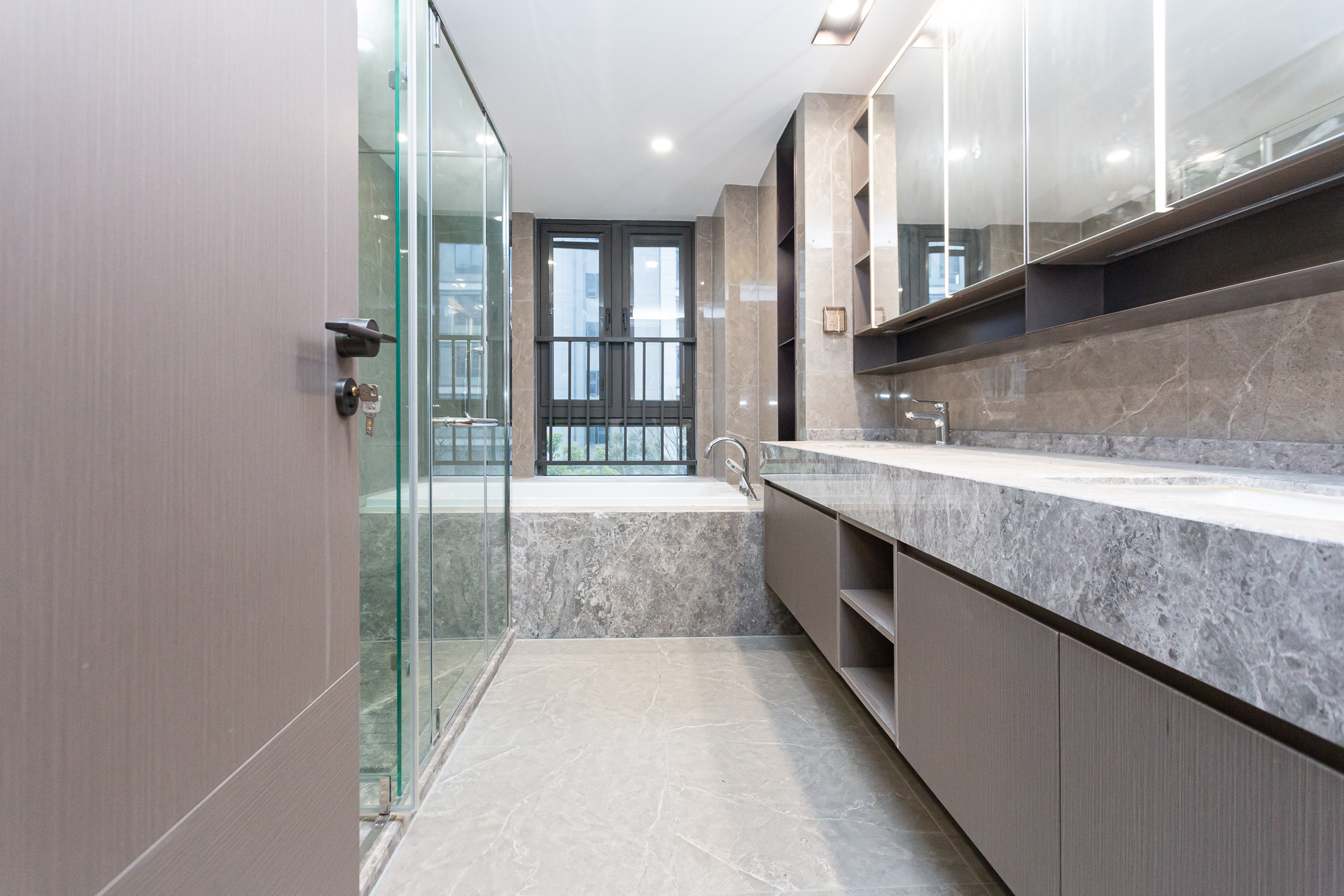 嘉臣道 4室2厅3卫 418.0万 嘉臣道 4室2厅3卫 418.0万卫生间