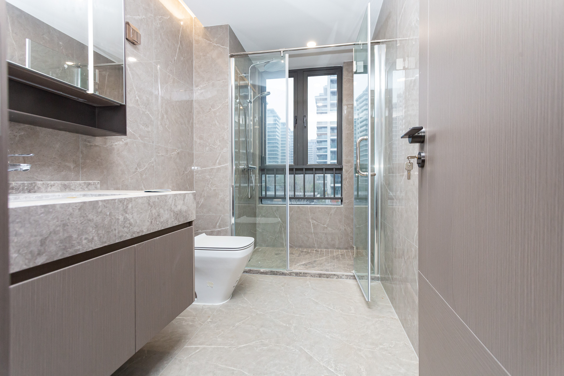 嘉臣道 4室2厅3卫 418.0万 嘉臣道 4室2厅3卫 418.0万卫生间