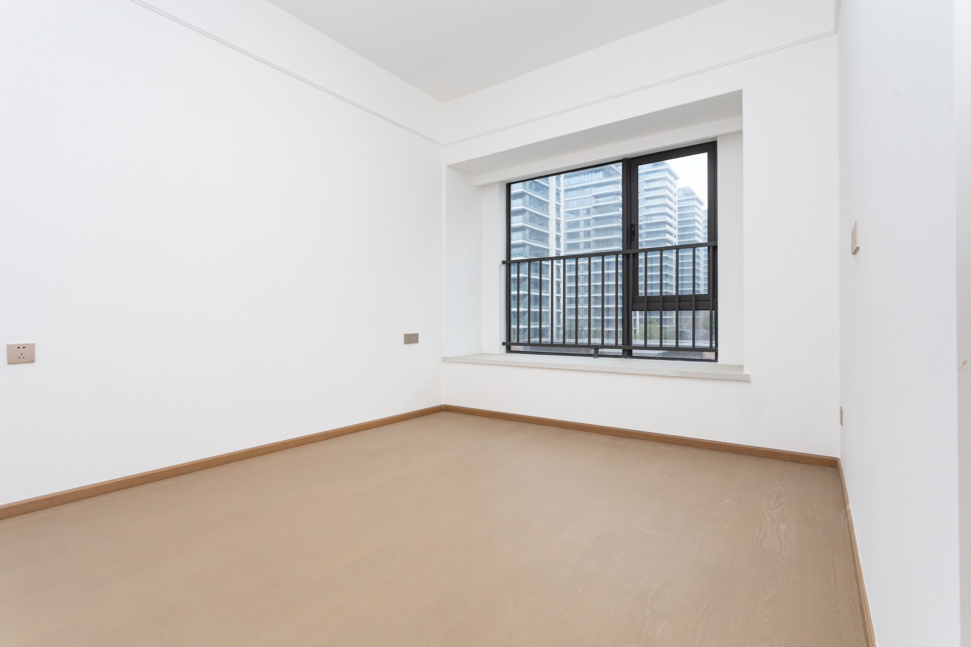 嘉臣道 4室2厅3卫 418.0万 嘉臣道 4室2厅3卫 418.0万卧室