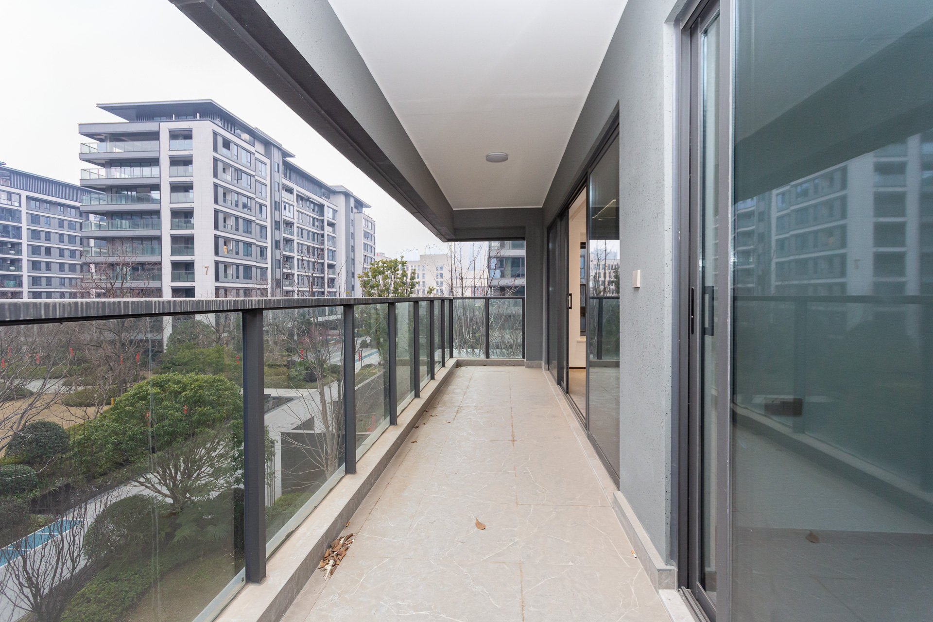 嘉臣道 4室2厅3卫 418.0万 嘉臣道 4室2厅3卫 418.0万阳台