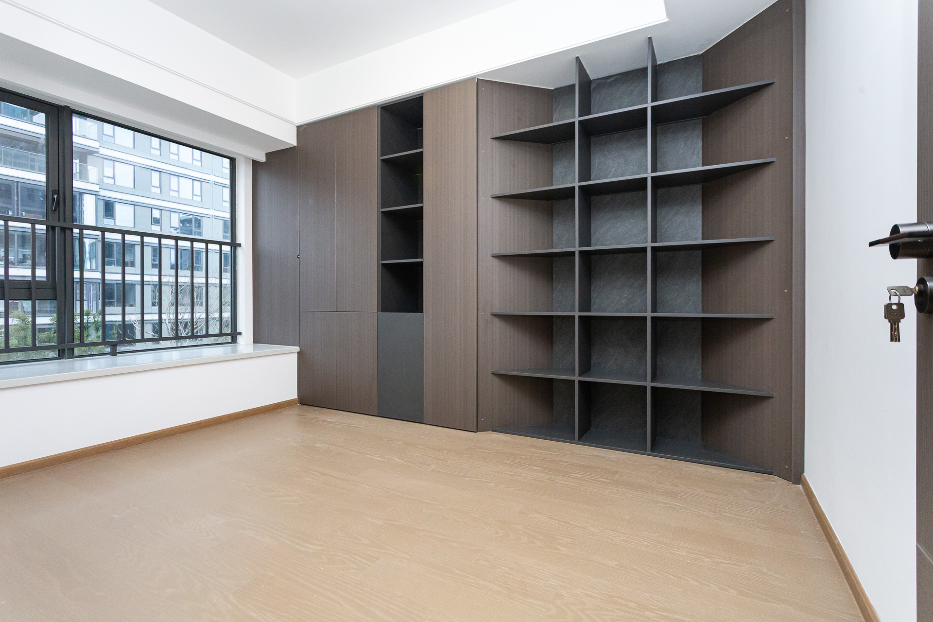 嘉臣道 4室2厅3卫 460.0万 嘉臣道 4室2厅3卫 460.0万卧室