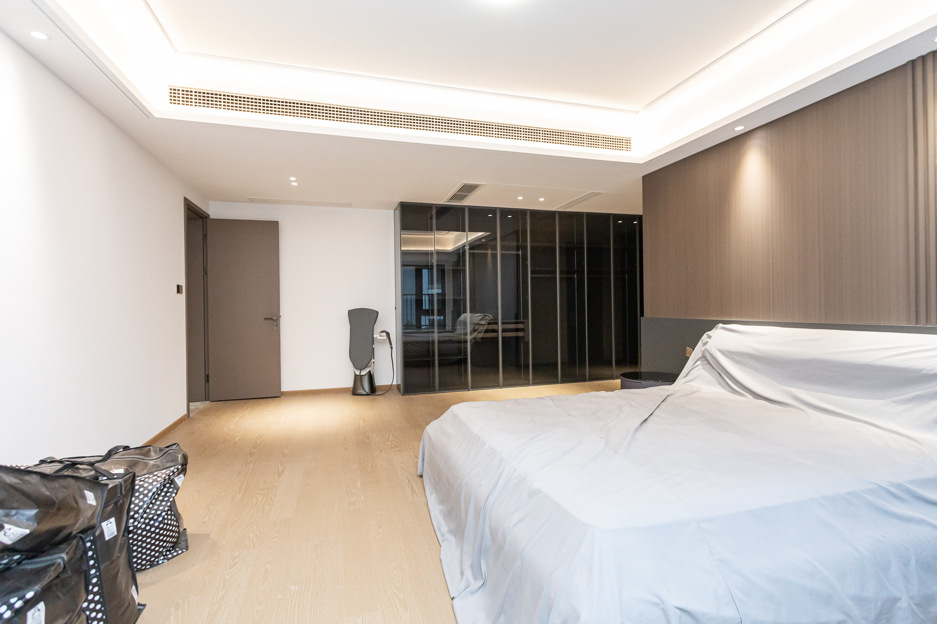 嘉臣道 4室2厅3卫 460.0万 嘉臣道 4室2厅3卫 460.0万卧室