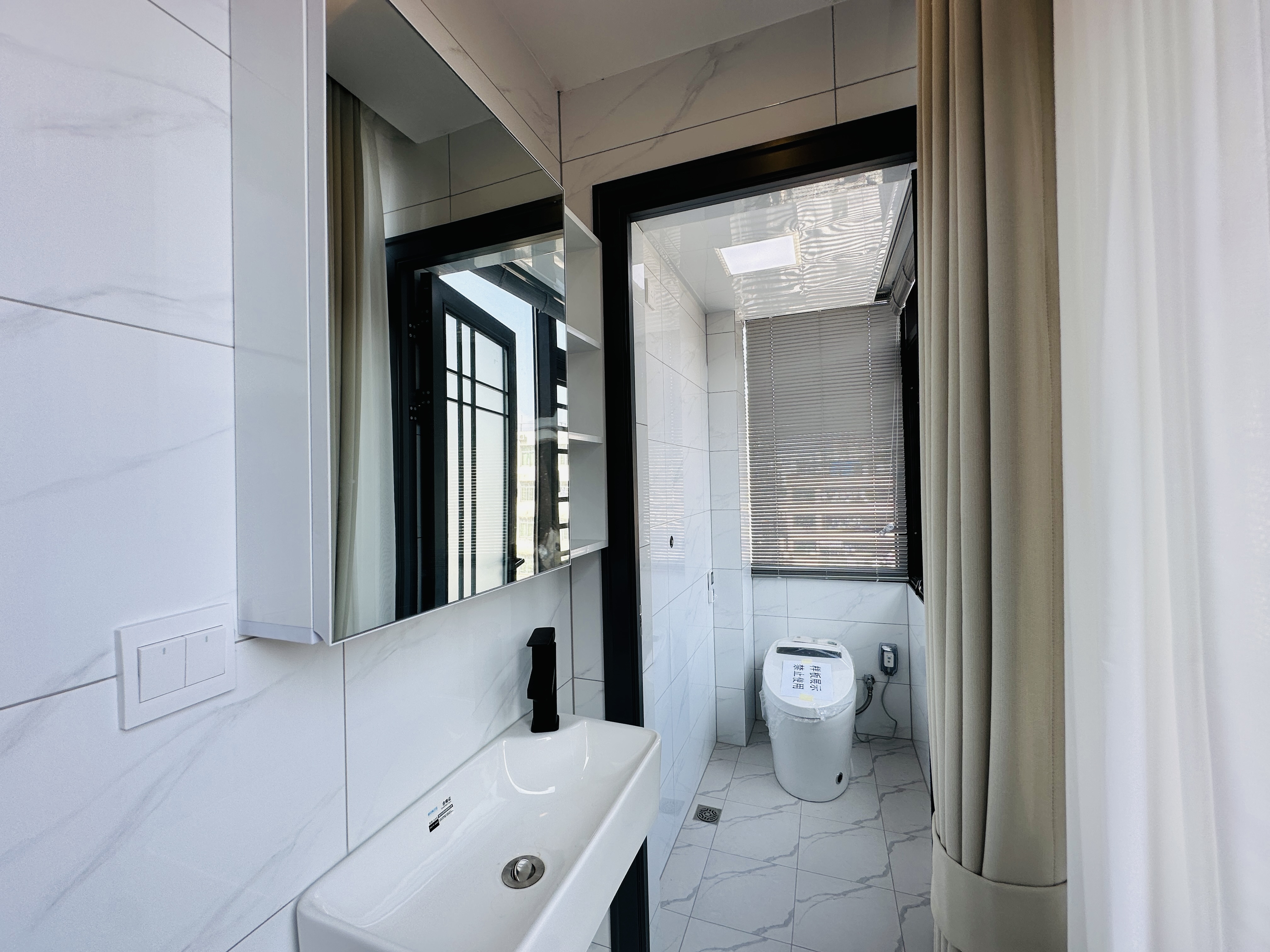 西城别院 1室1厅1卫 59.0万 西城别院 1室1厅1卫 59.0万卫生间