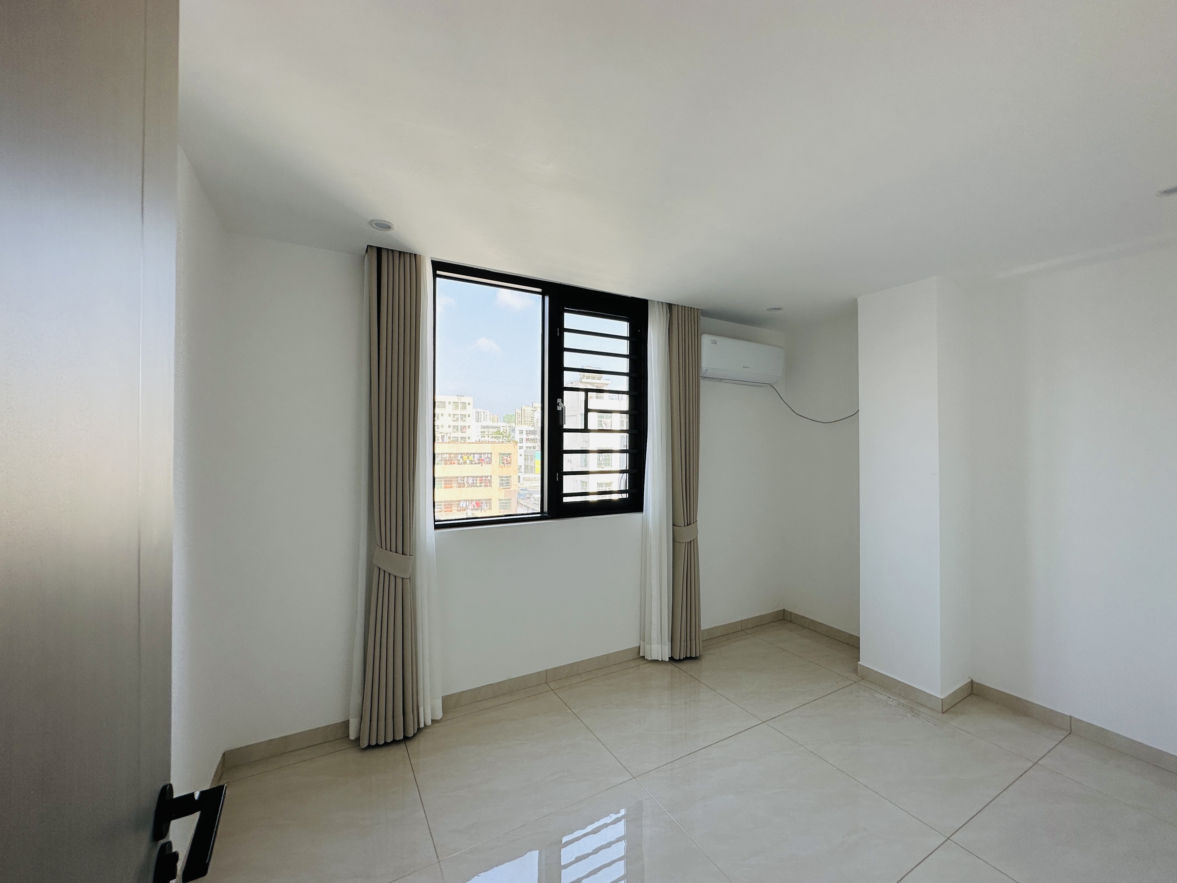 西城别院 1室1厅1卫 59.0万 西城别院 1室1厅1卫 59.0万卧室