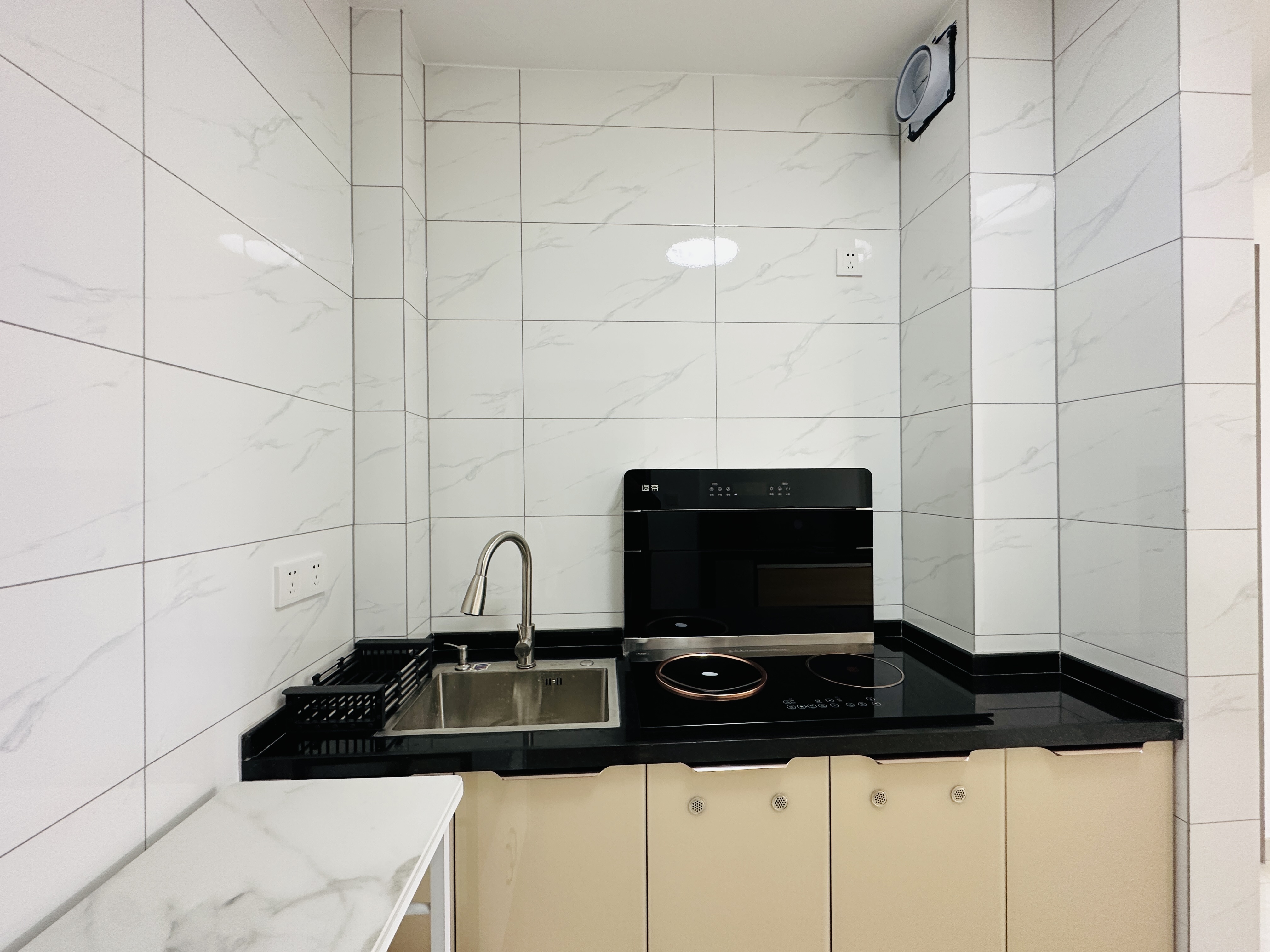 西城别院 1室1厅1卫 59.0万 西城别院 1室1厅1卫 59.0万厨房