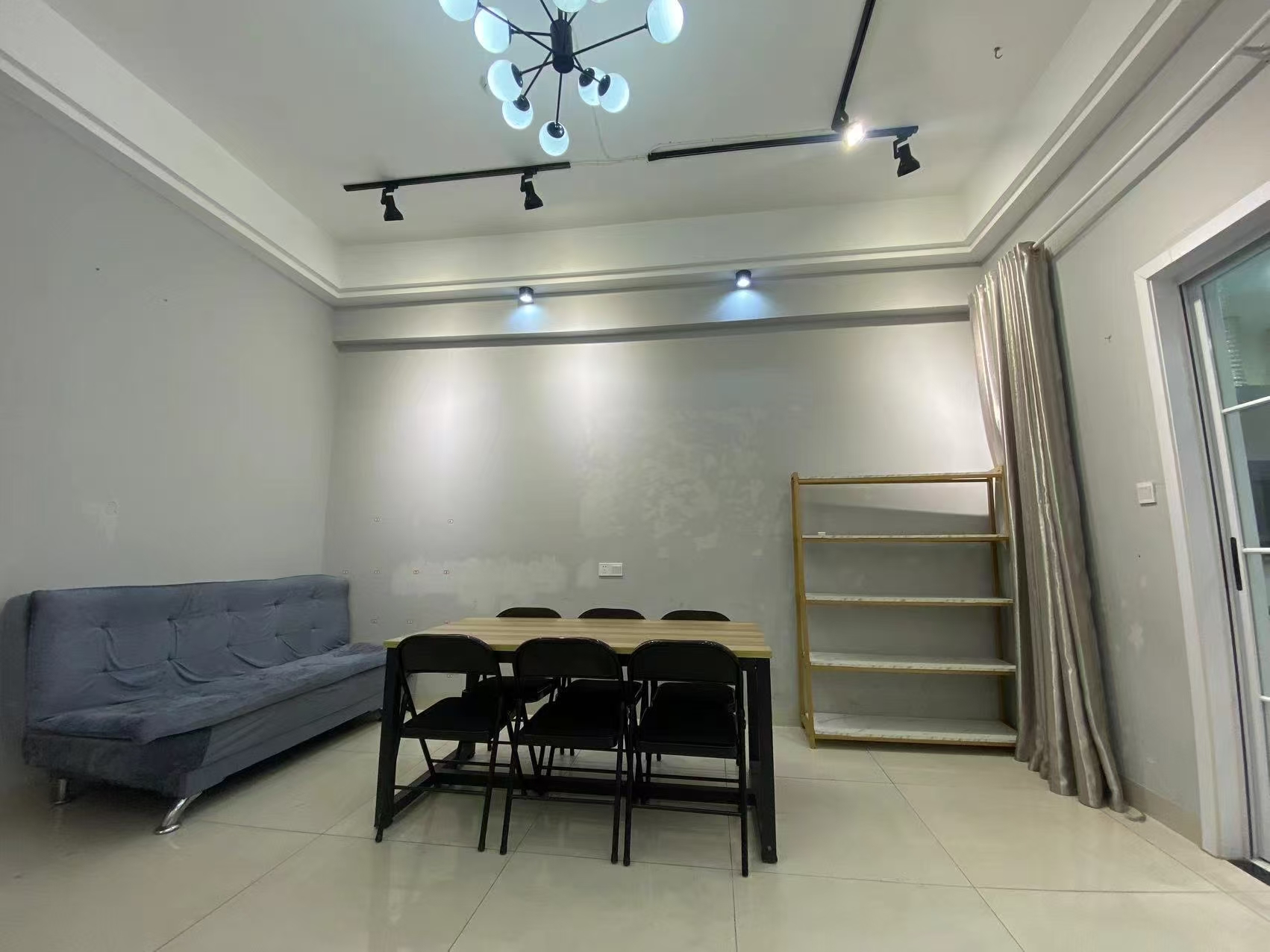 流金岁月-华晨国际 1室1厅1卫 35.0万 流金岁月-华晨国际 1室1厅1卫 35.0万室内图