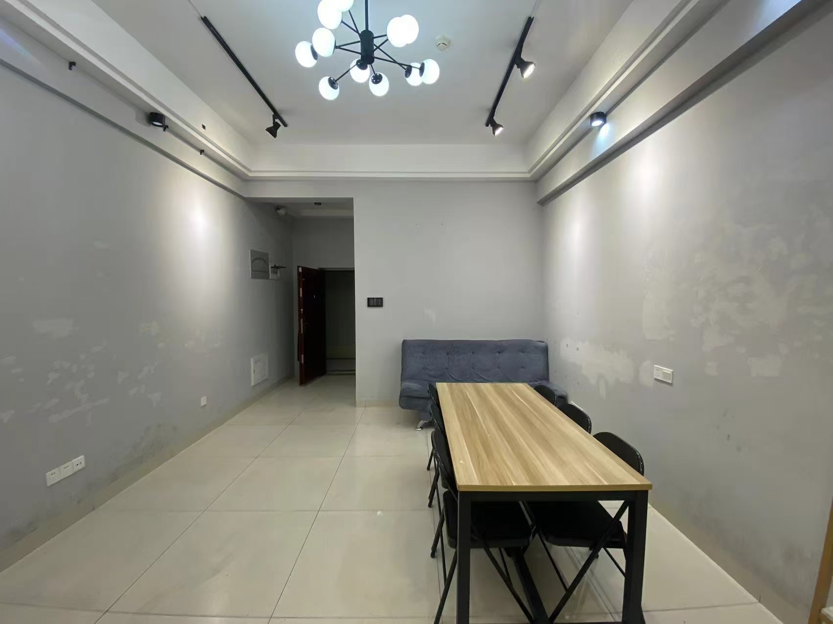 流金岁月-华晨国际 1室1厅1卫 35.0万 流金岁月-华晨国际 1室1厅1卫 35.0万室内图