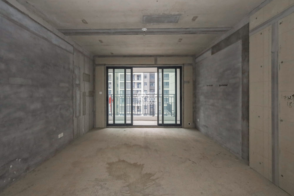 轨道中建麓江府  4室2厅2卫   212.00万