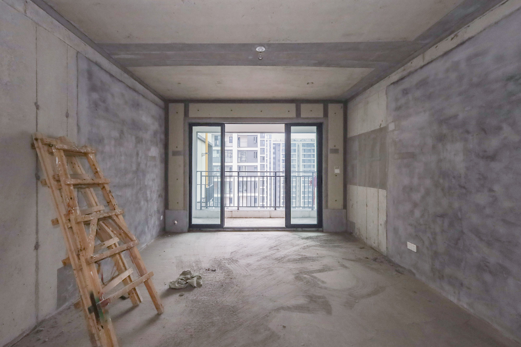 轨道中建麓江府  4室2厅2卫   228.00万