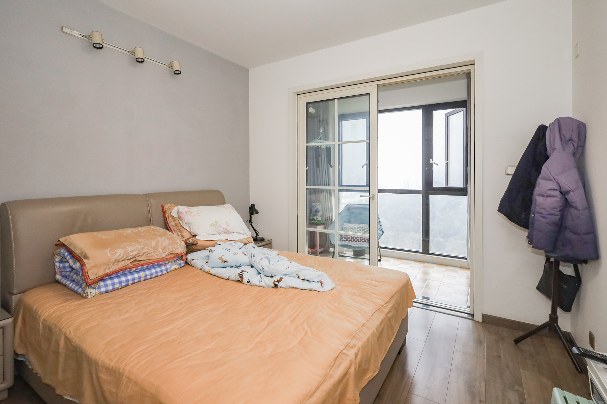 八方小区B区 3室2厅2卫 397.0万 八方小区B区 3室2厅2卫 397.0万卧室