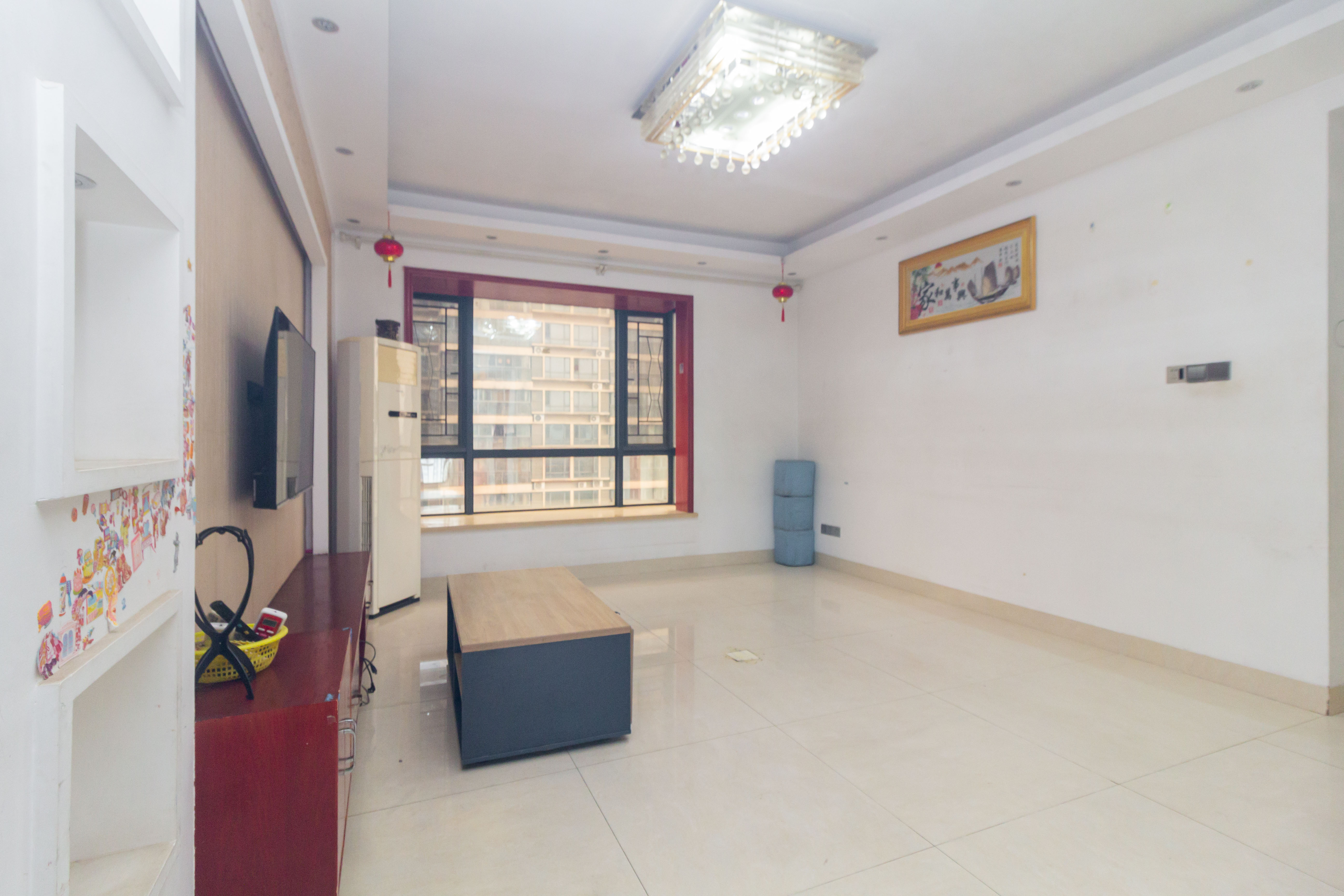 东岸城邦 4室2厅2卫 125.0万 东岸城邦 4室2厅2卫 125.0万客厅