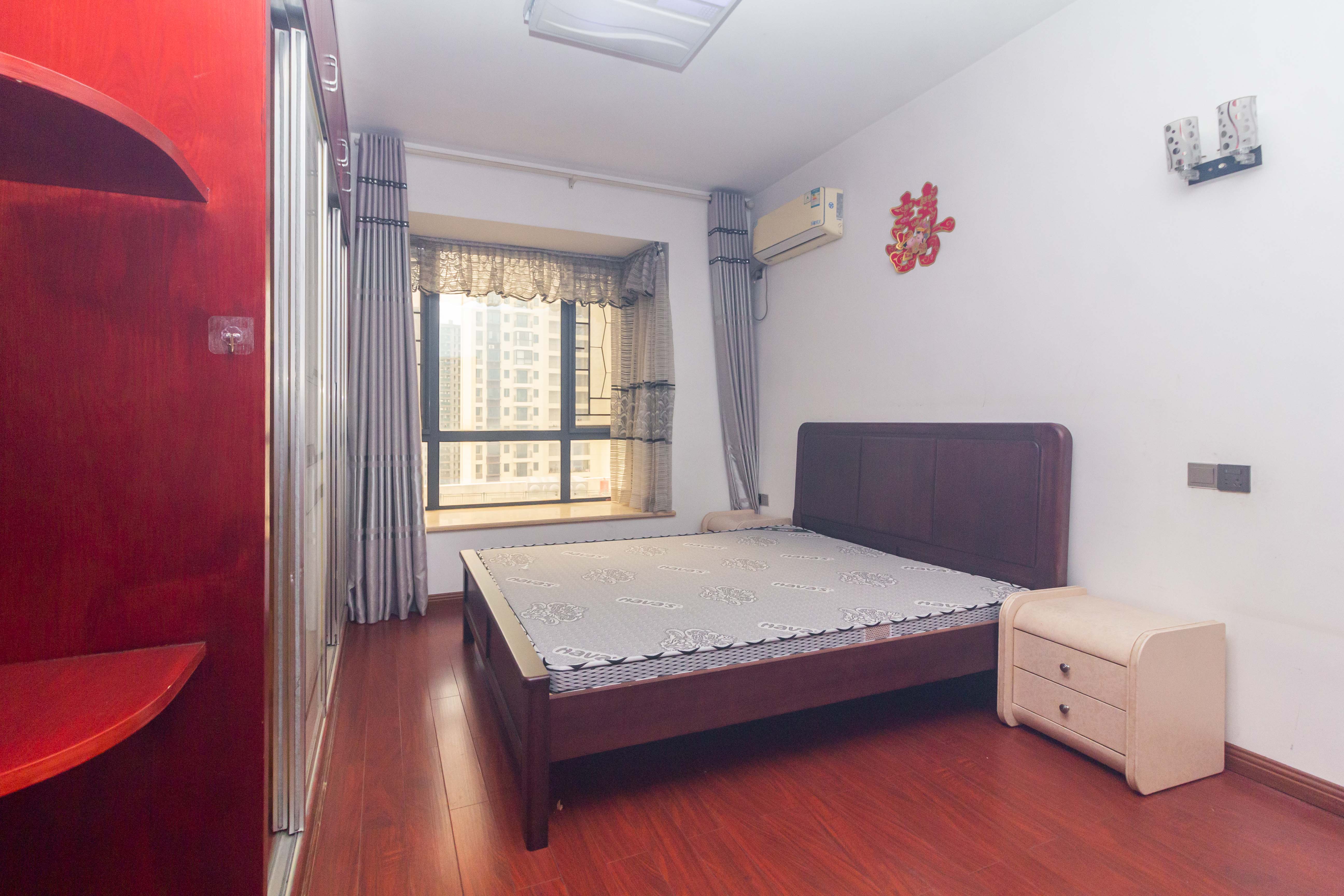 东岸城邦 4室2厅2卫 125.0万 东岸城邦 4室2厅2卫 125.0万卧室