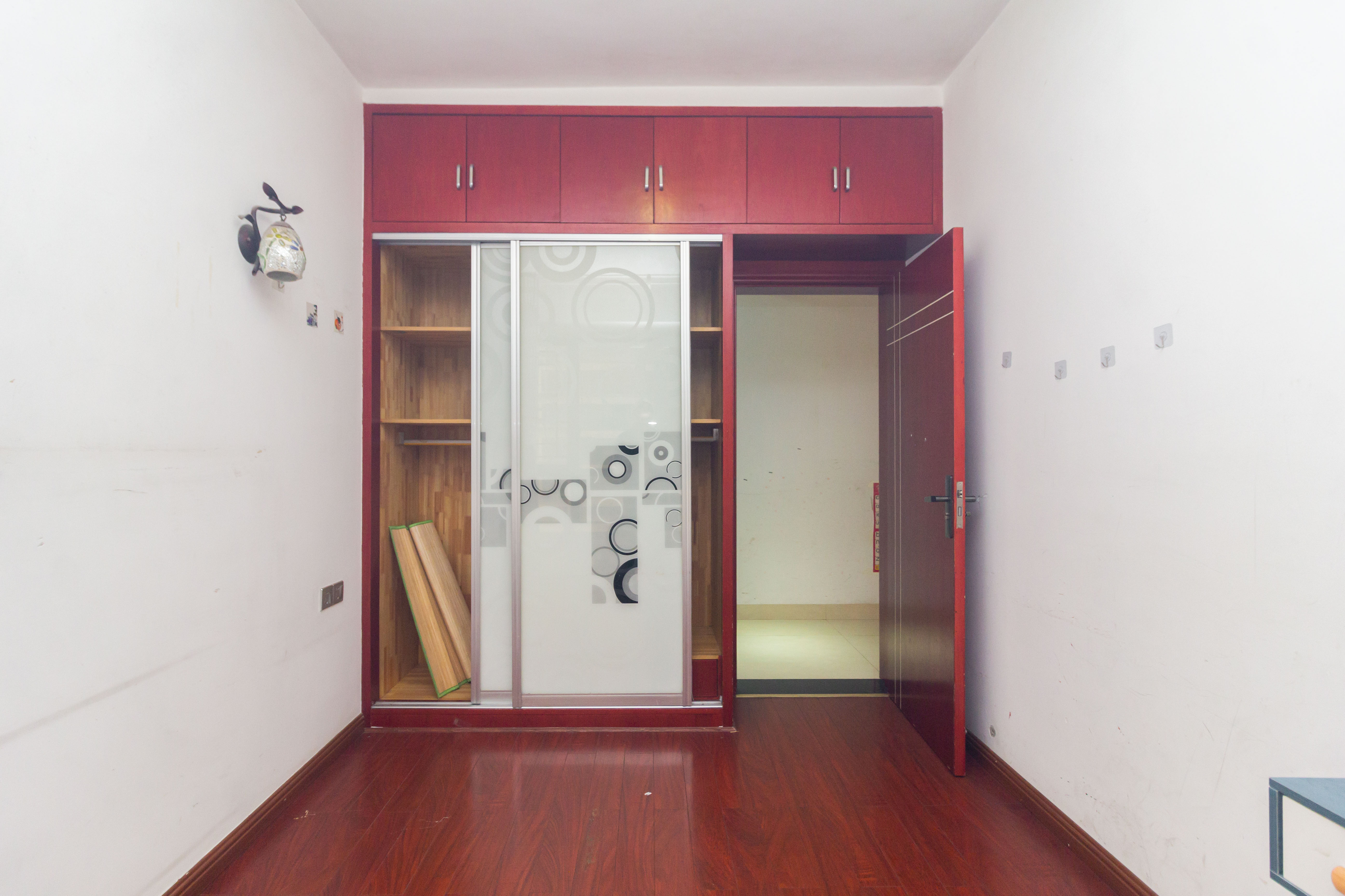 东岸城邦 4室2厅2卫 125.0万 东岸城邦 4室2厅2卫 125.0万卧室