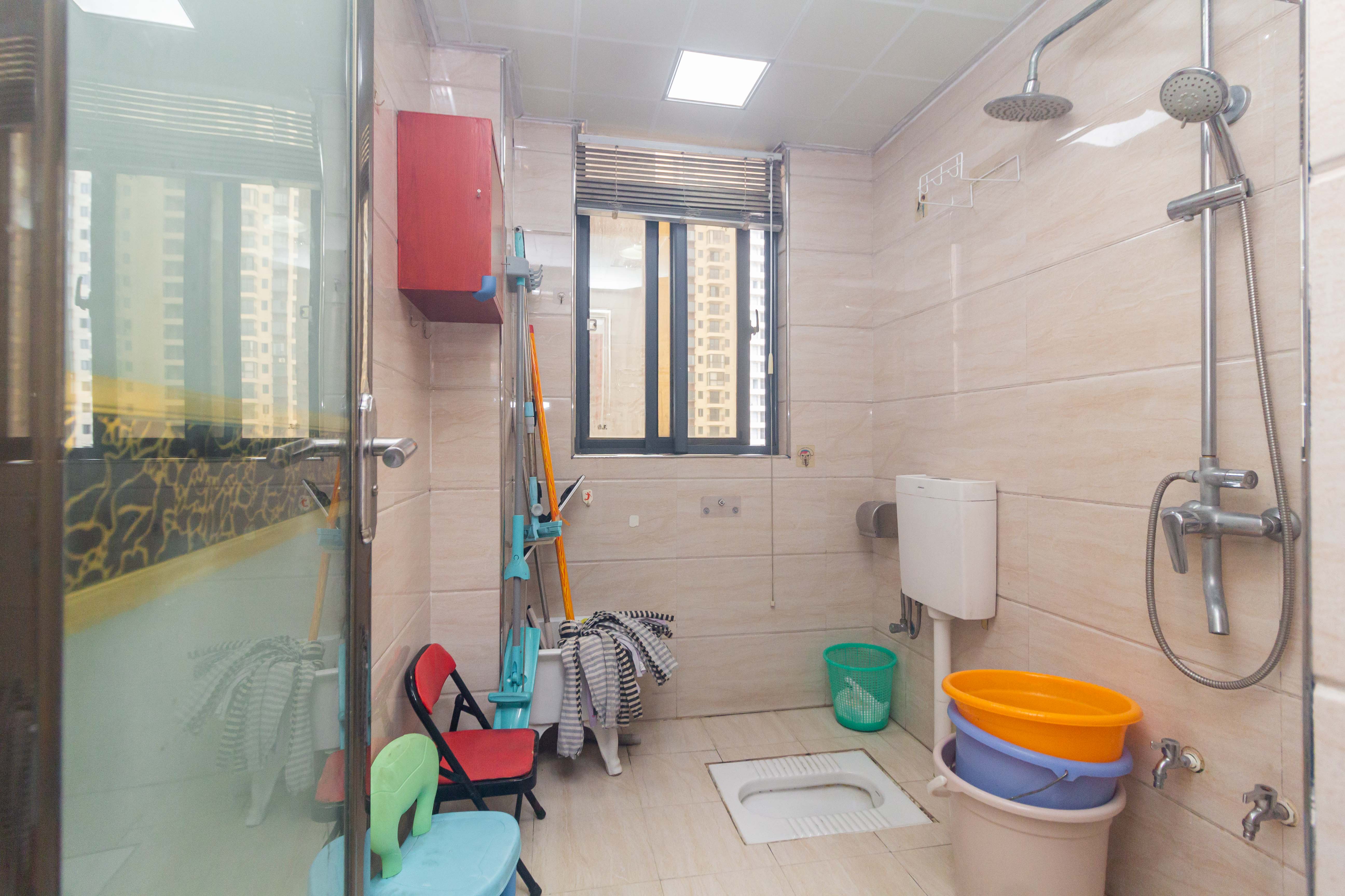 东岸城邦 4室2厅2卫 125.0万 东岸城邦 4室2厅2卫 125.0万卫生间