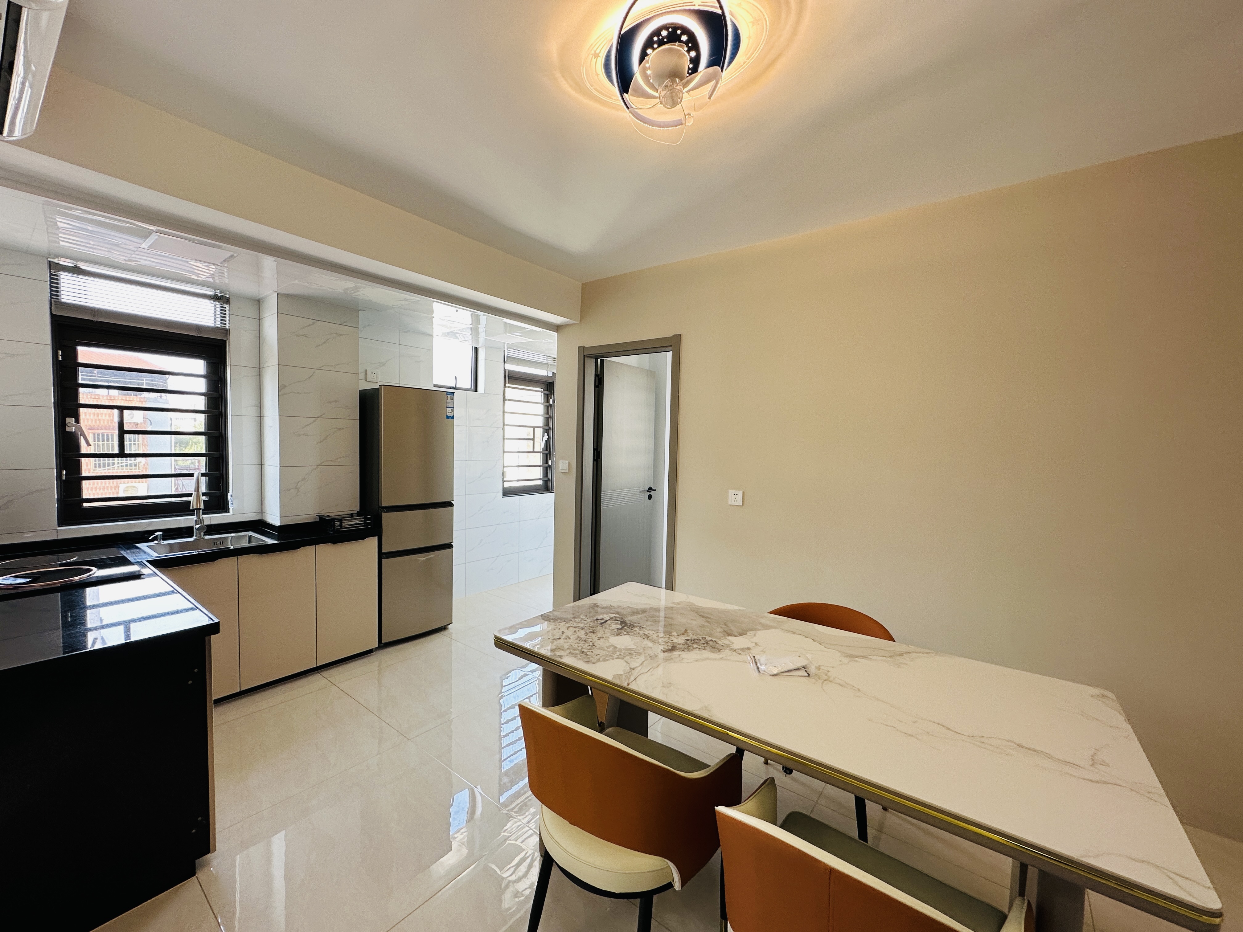 西城别院  1室1厅1卫    45.0万 西城别院  1室1厅1卫    45.0万厨房