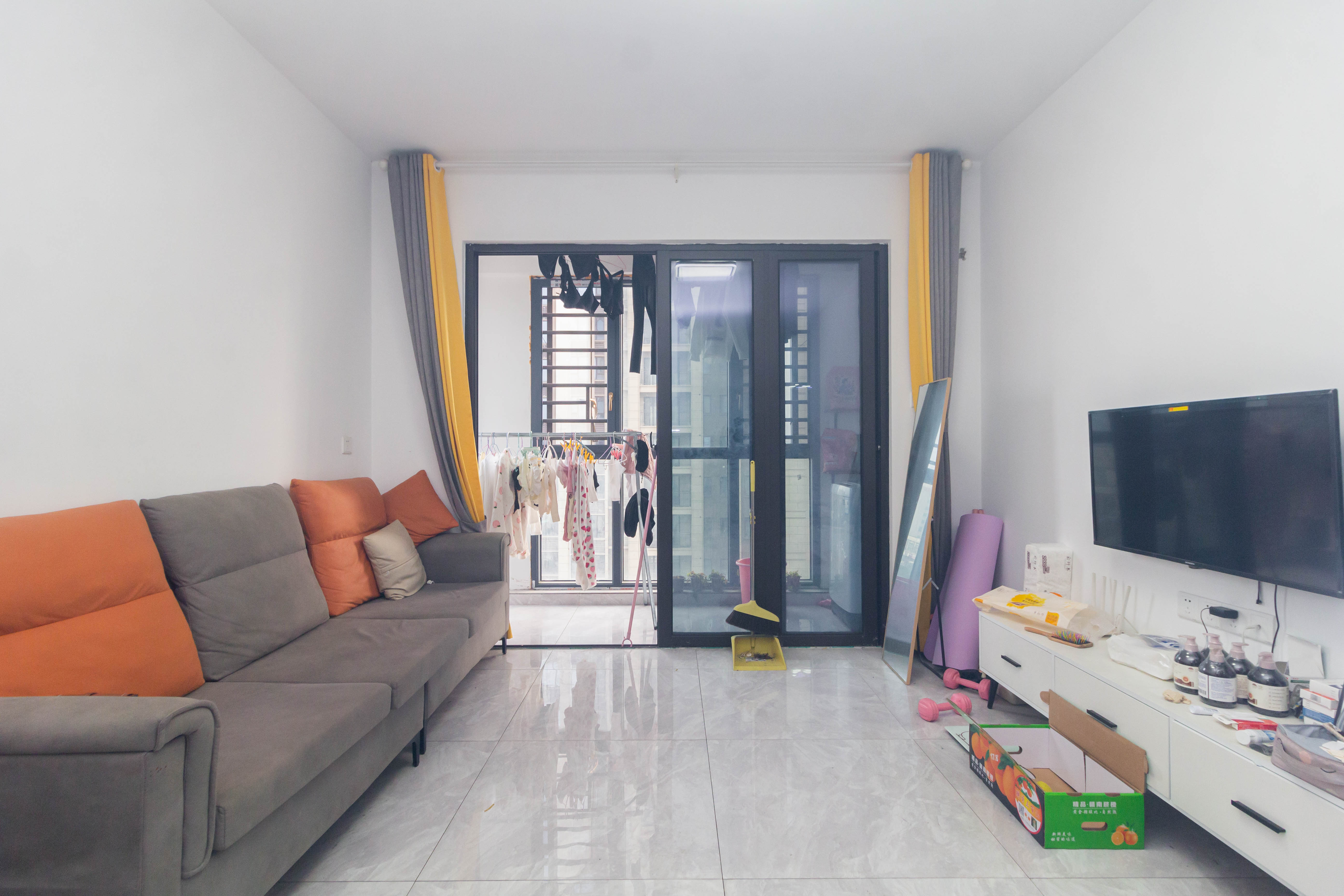 映悦星府 2室1厅1卫 43.8万 映悦星府 2室1厅1卫 43.8万客厅