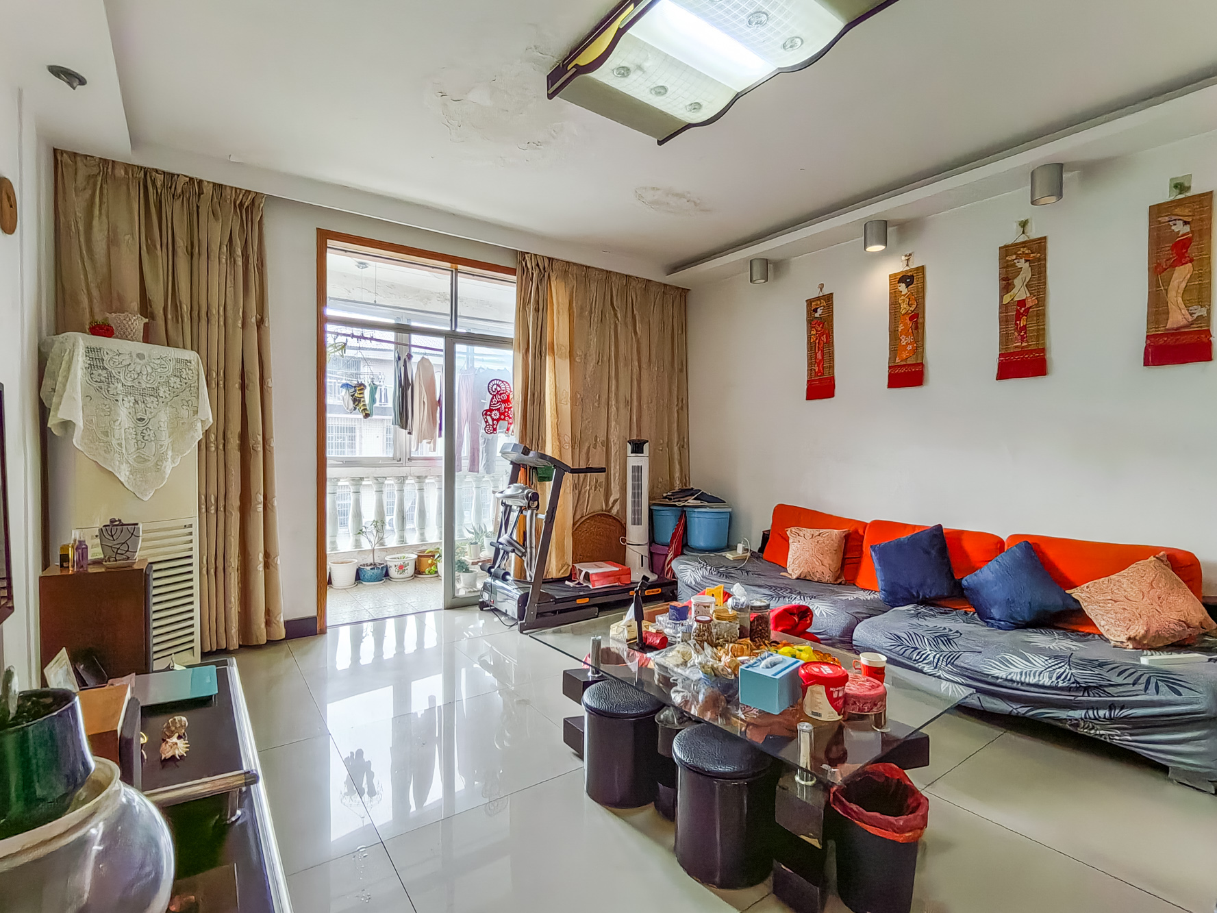 星沙汽配城(大塘村农机市场)  5室3厅2卫    46.8万 星沙汽配城(大塘村农机市场)  5室3厅2卫    46.8万客厅