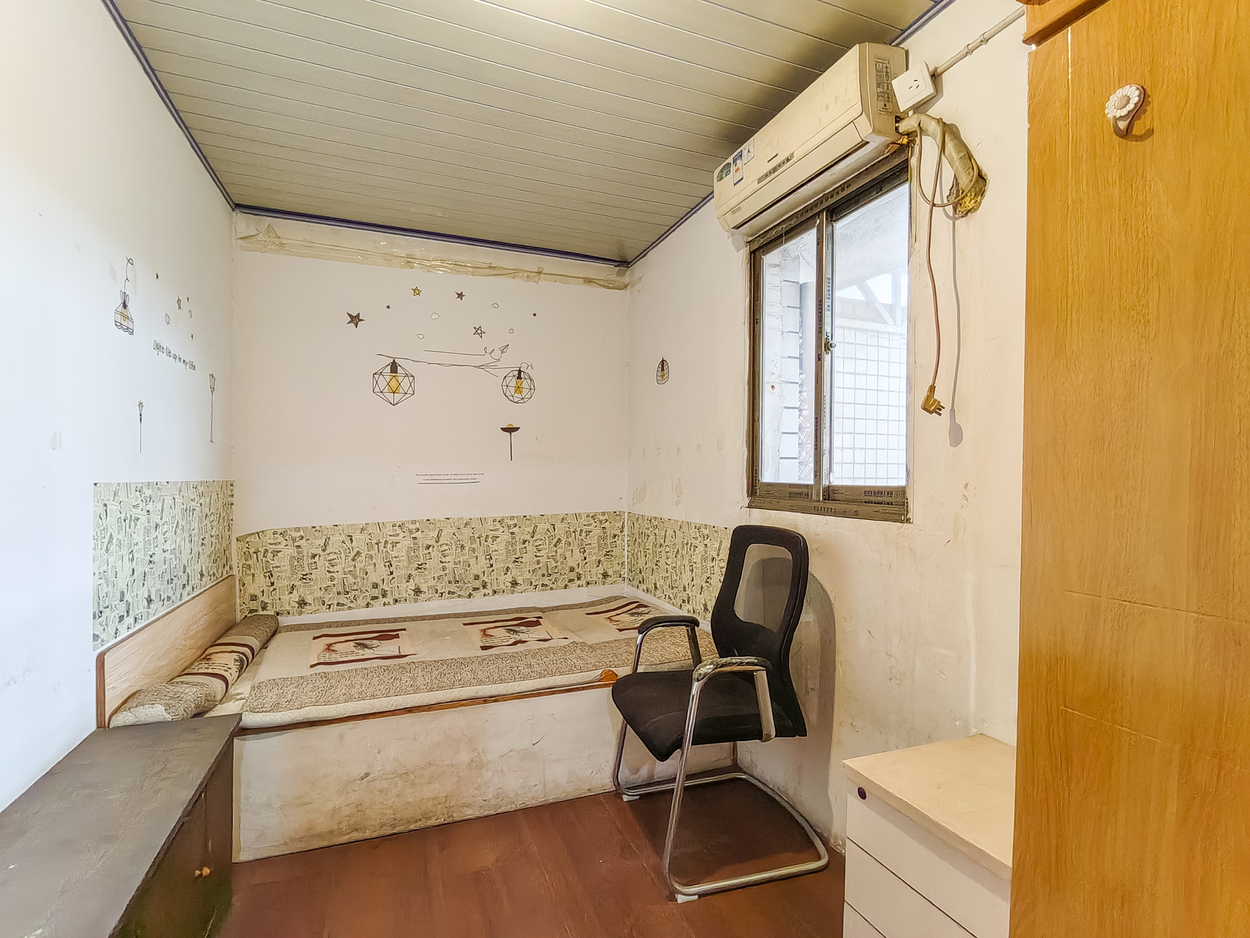 星沙汽配城(大塘村农机市场)  5室3厅2卫    46.8万 星沙汽配城(大塘村农机市场)  5室3厅2卫    46.8万卧室