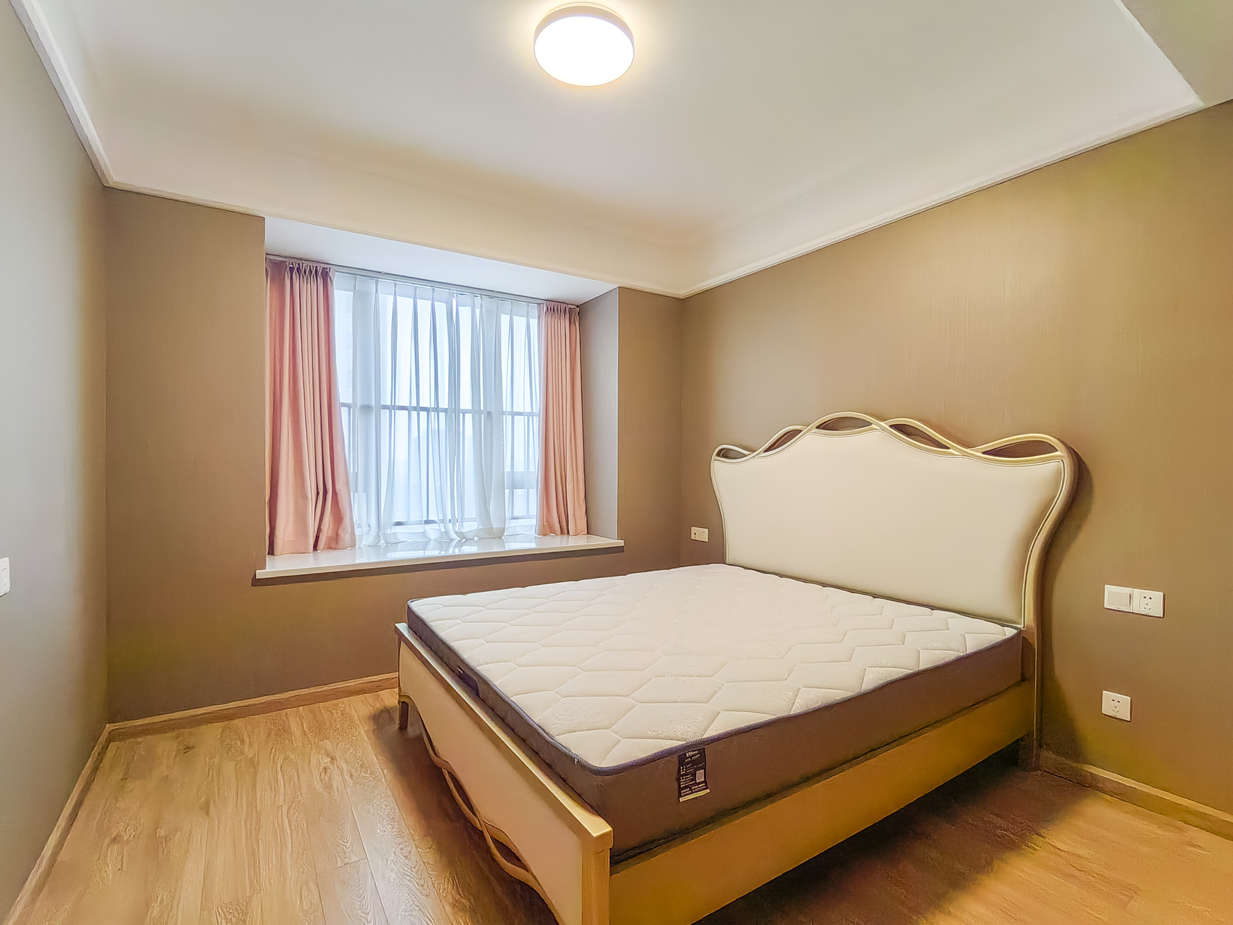 运达锦绣广场  3室2厅2卫    108.0万 运达锦绣广场  3室2厅2卫    108.0万卧室