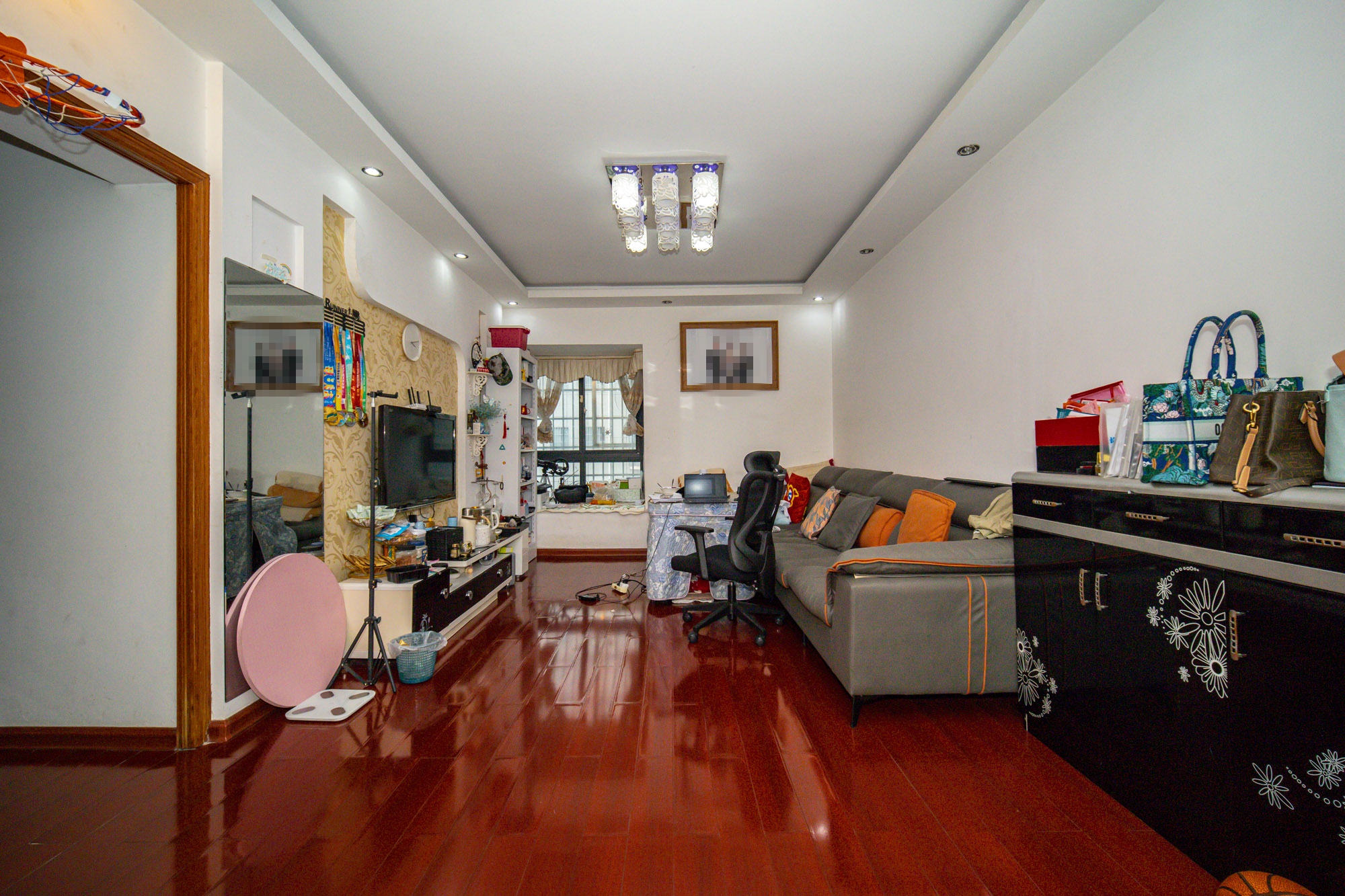 尚都花园城 3室2厅1卫 49.8万 尚都花园城 3室2厅1卫 49.8万客厅