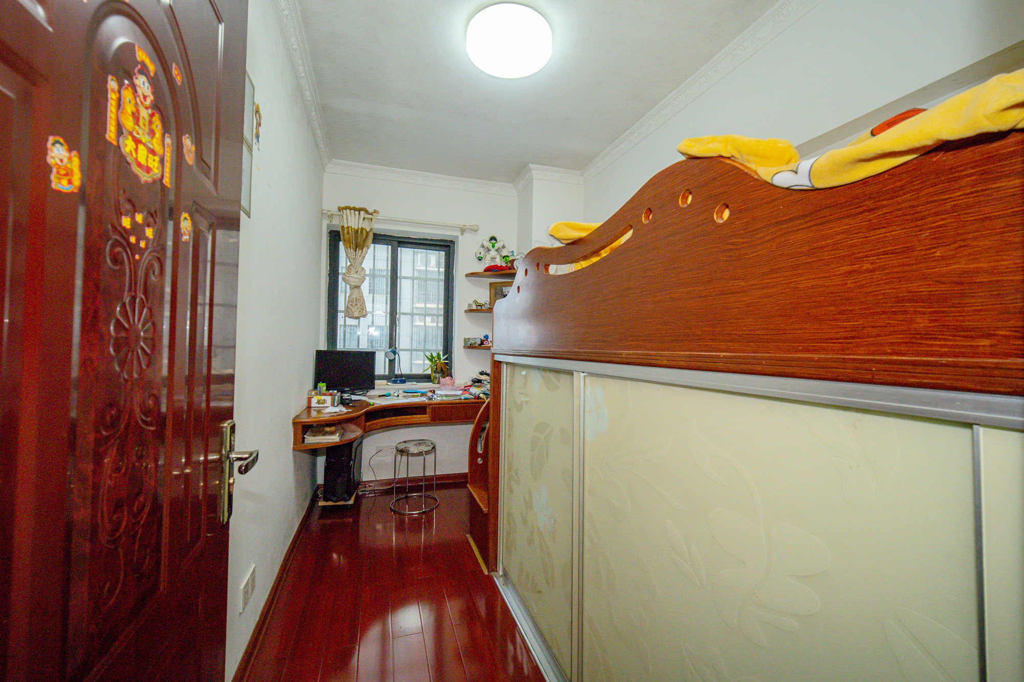 尚都花园城 3室2厅1卫 49.8万 尚都花园城 3室2厅1卫 49.8万卧室