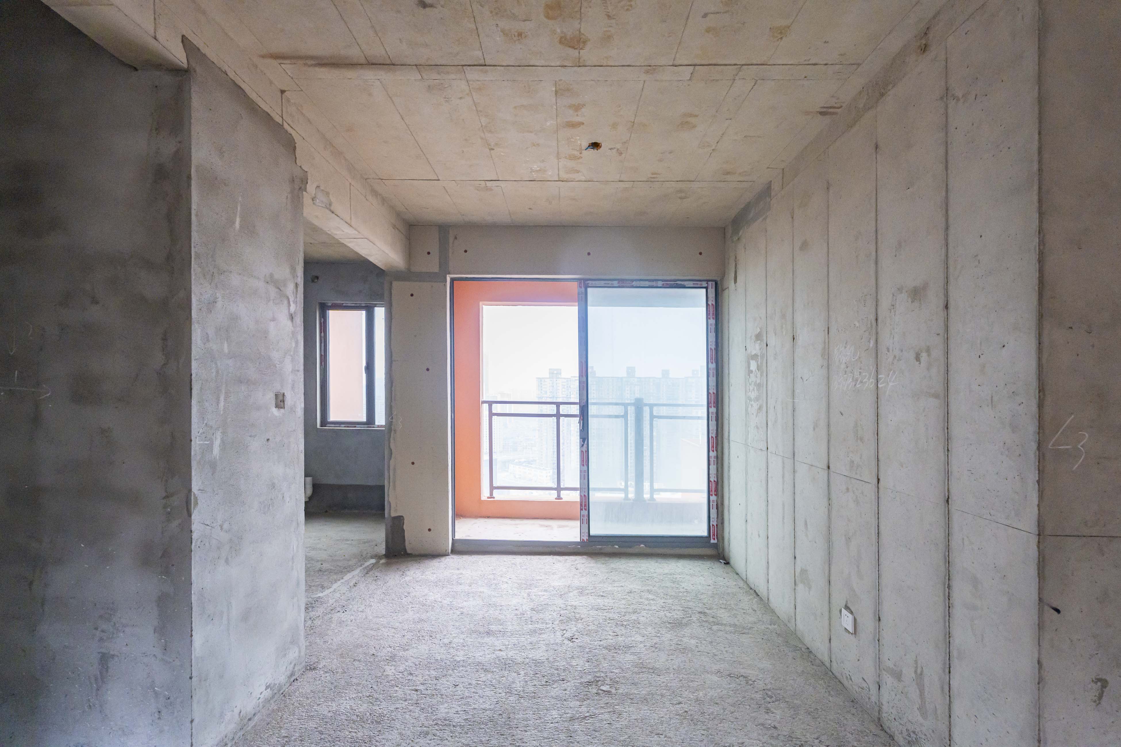 金色溪泉湾 4室2厅2卫 140.0万 金色溪泉湾 4室2厅2卫 140.0万客厅