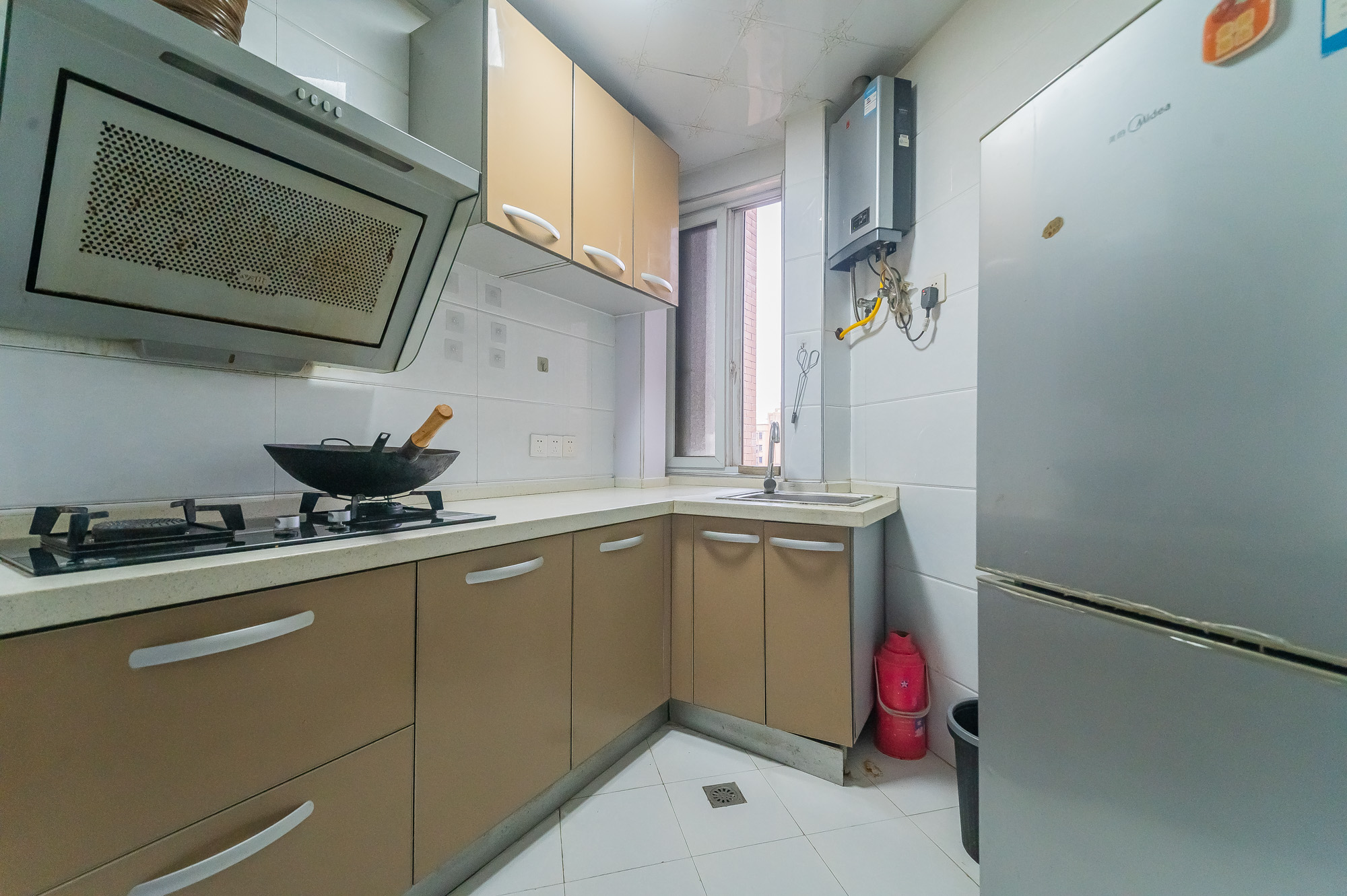 东方航标  2室2厅1卫    48.0万 东方航标  2室2厅1卫    48.0万厨房