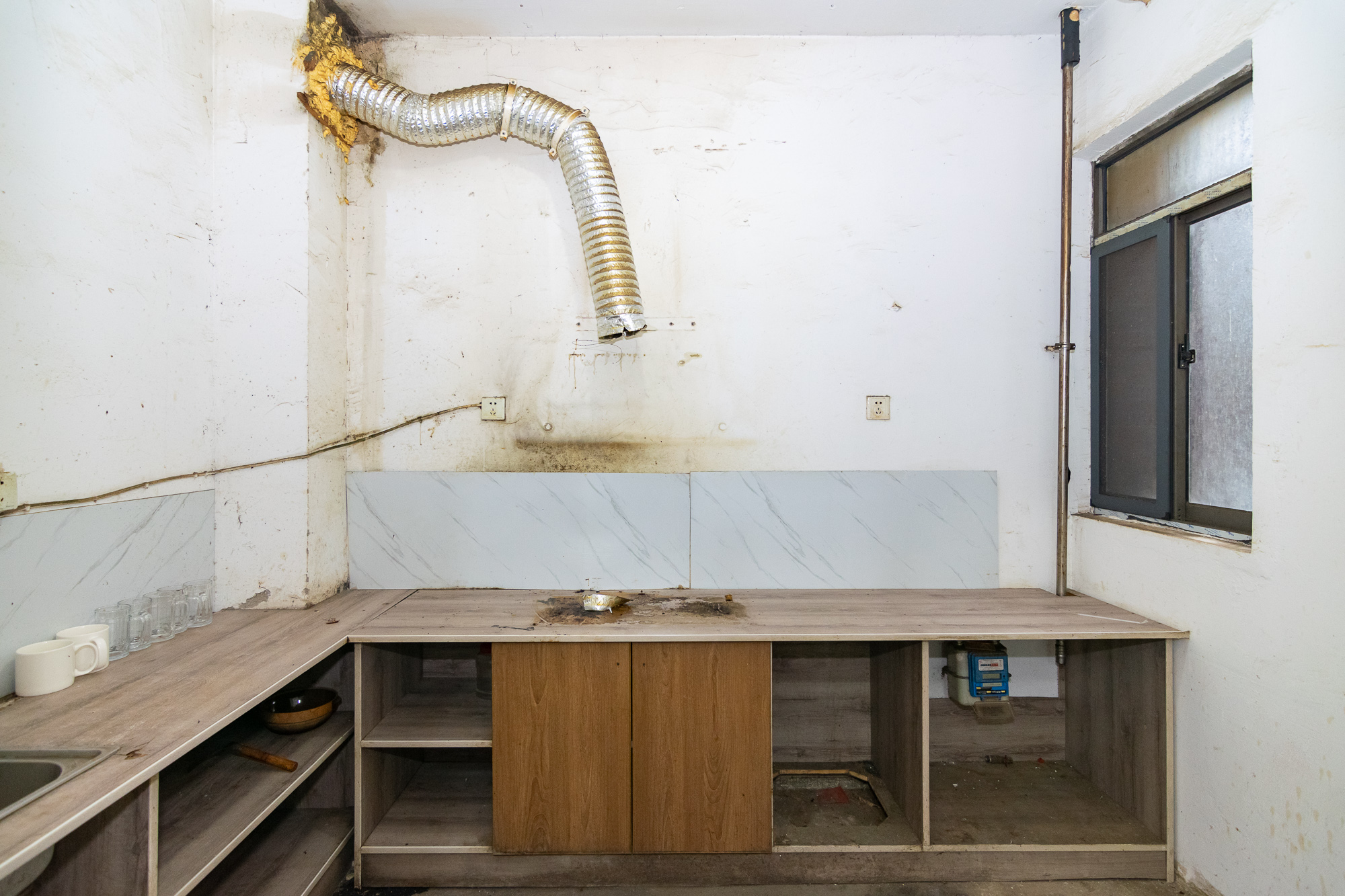 兴邦花城 4室2厅2卫 56.0万 兴邦花城 4室2厅2卫 56.0万厨房