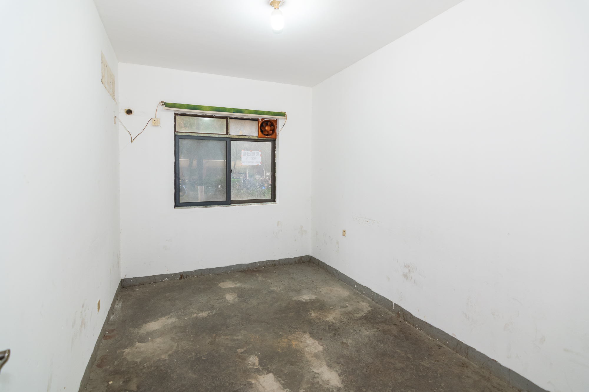 兴邦花城 4室2厅2卫 56.0万 兴邦花城 4室2厅2卫 56.0万卧室