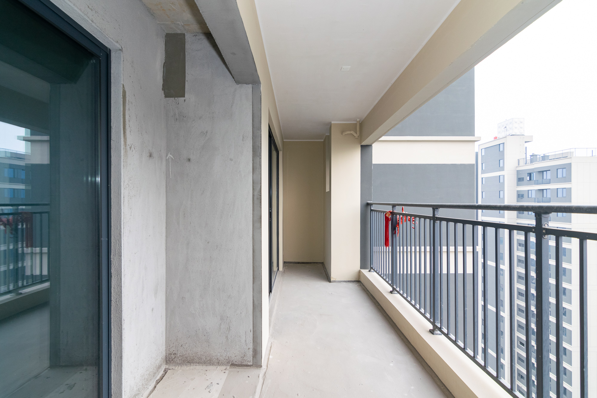 中粮观澜祥云  3室2厅2卫    74.0万 中粮观澜祥云  3室2厅2卫    74.0万阳台