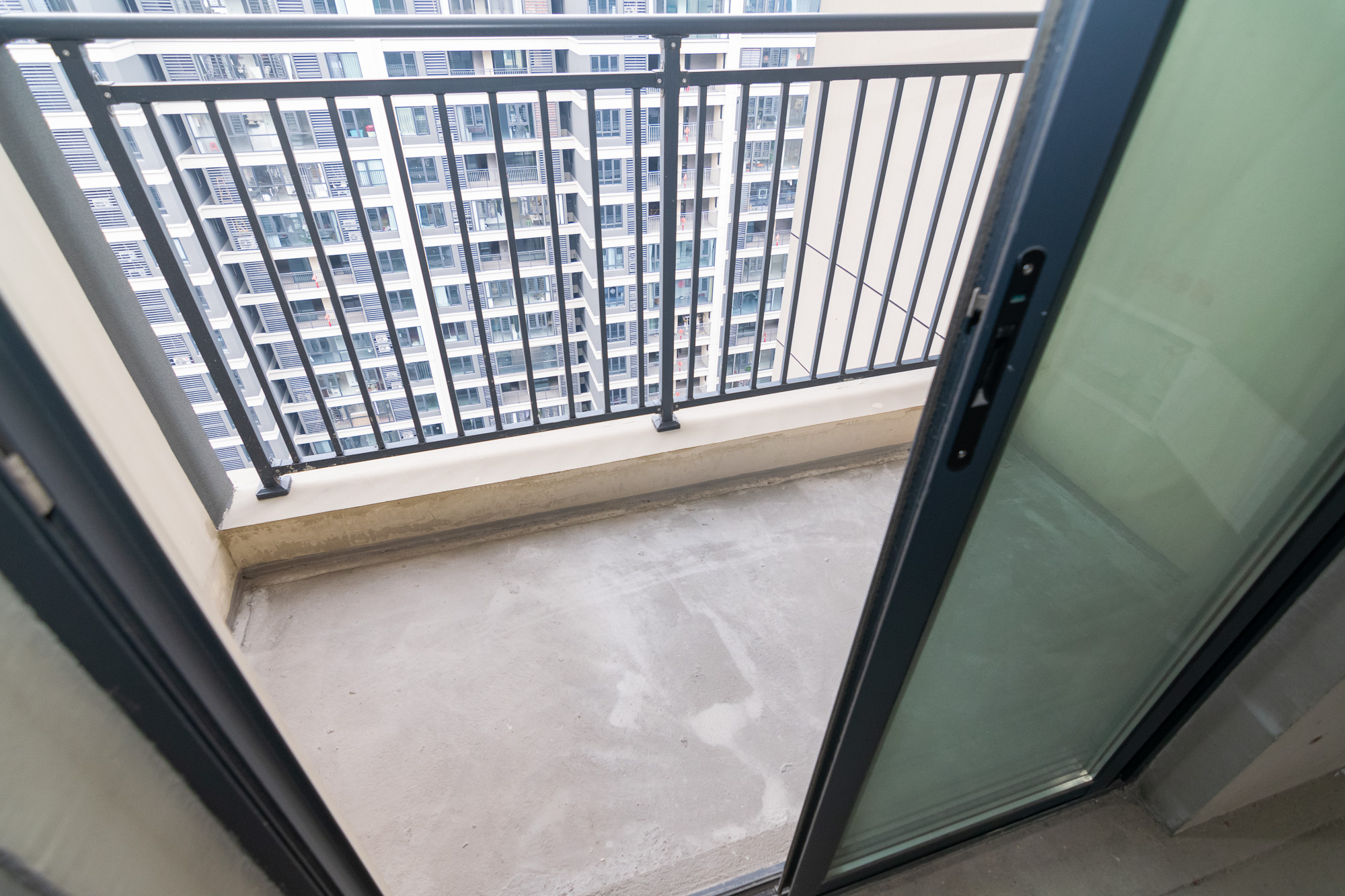 中粮观澜祥云  3室2厅2卫    74.0万 中粮观澜祥云  3室2厅2卫    74.0万阳台