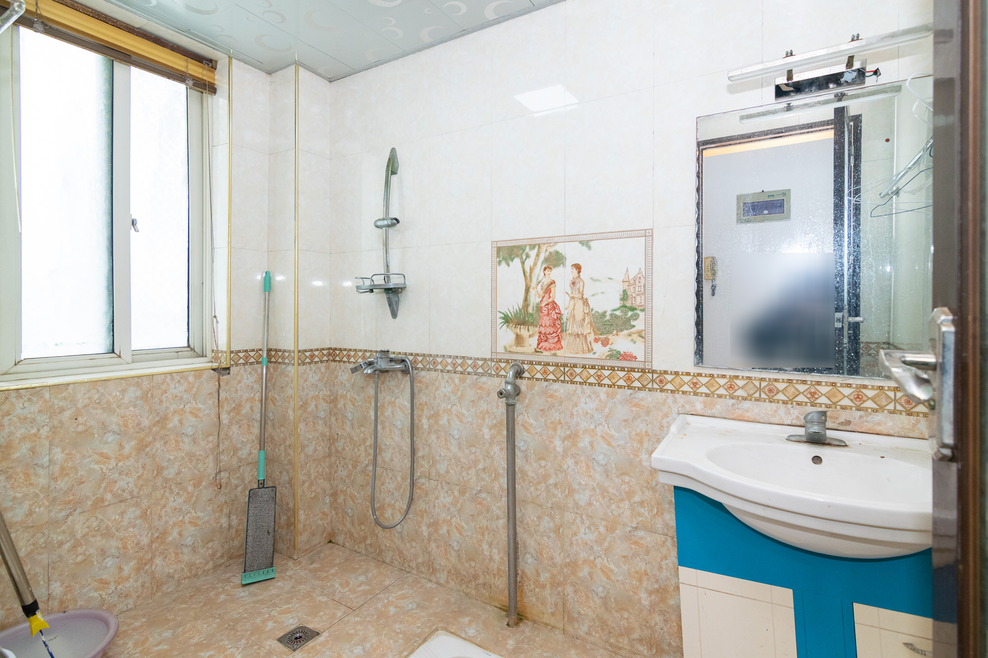 中新森林海 2室2厅1卫 34.8万 中新森林海 2室2厅1卫 34.8万卫生间