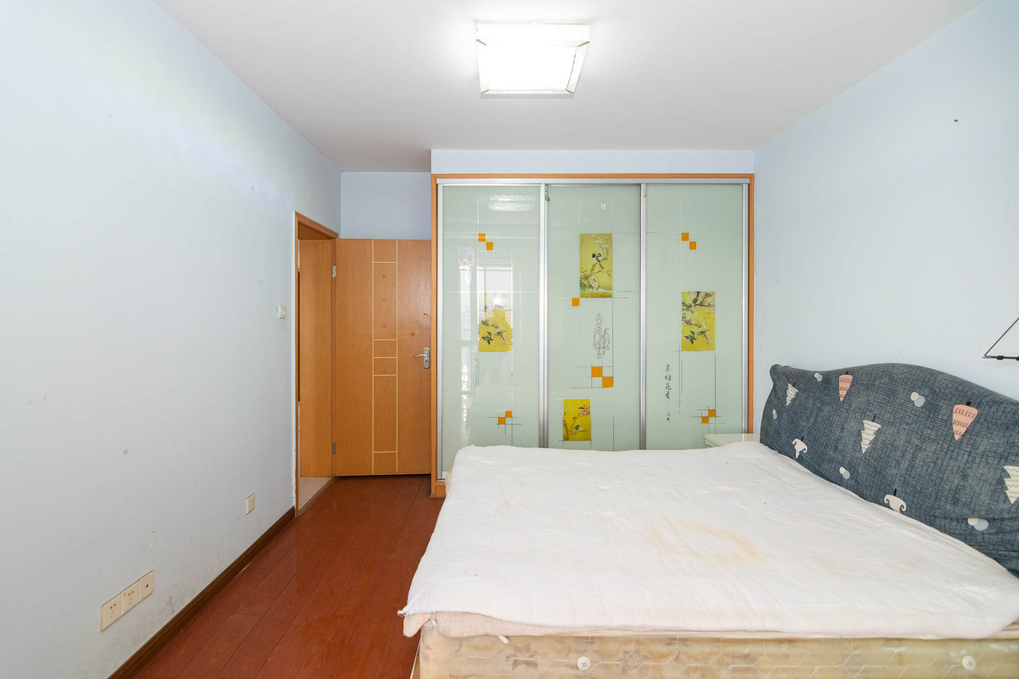 中新森林海 2室2厅1卫 34.8万 中新森林海 2室2厅1卫 34.8万卧室