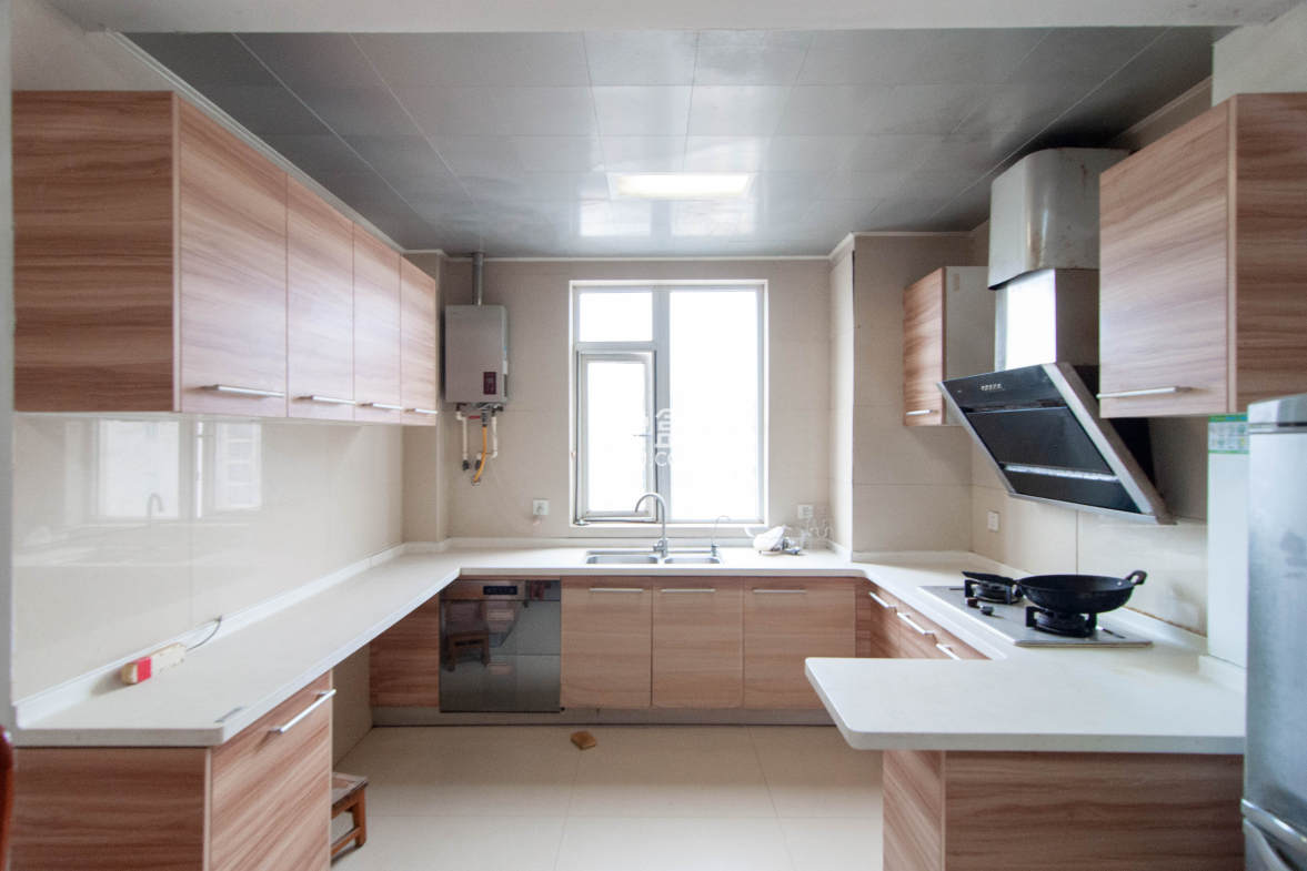 中房F联邦  4室2厅2卫    106.0万 中房F联邦  4室2厅2卫    106.0万厨房