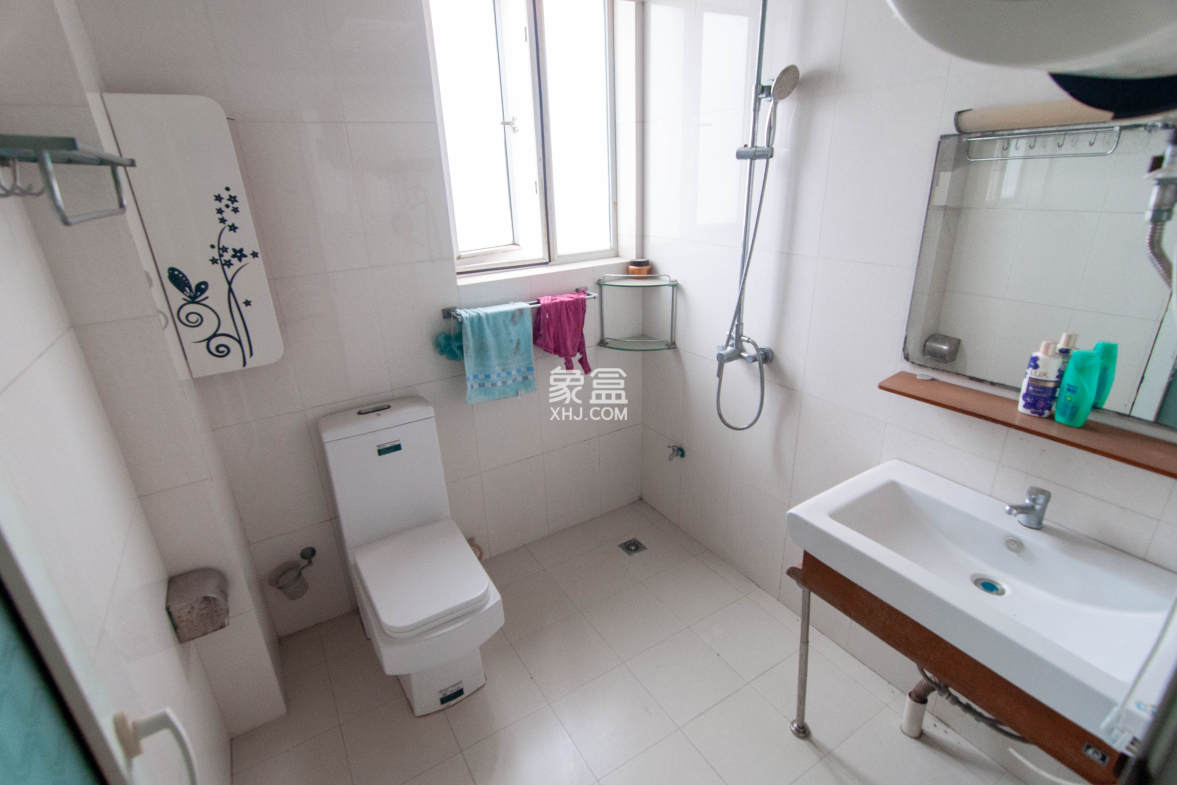 中房F联邦  4室2厅2卫    106.0万 中房F联邦  4室2厅2卫    106.0万卫生间