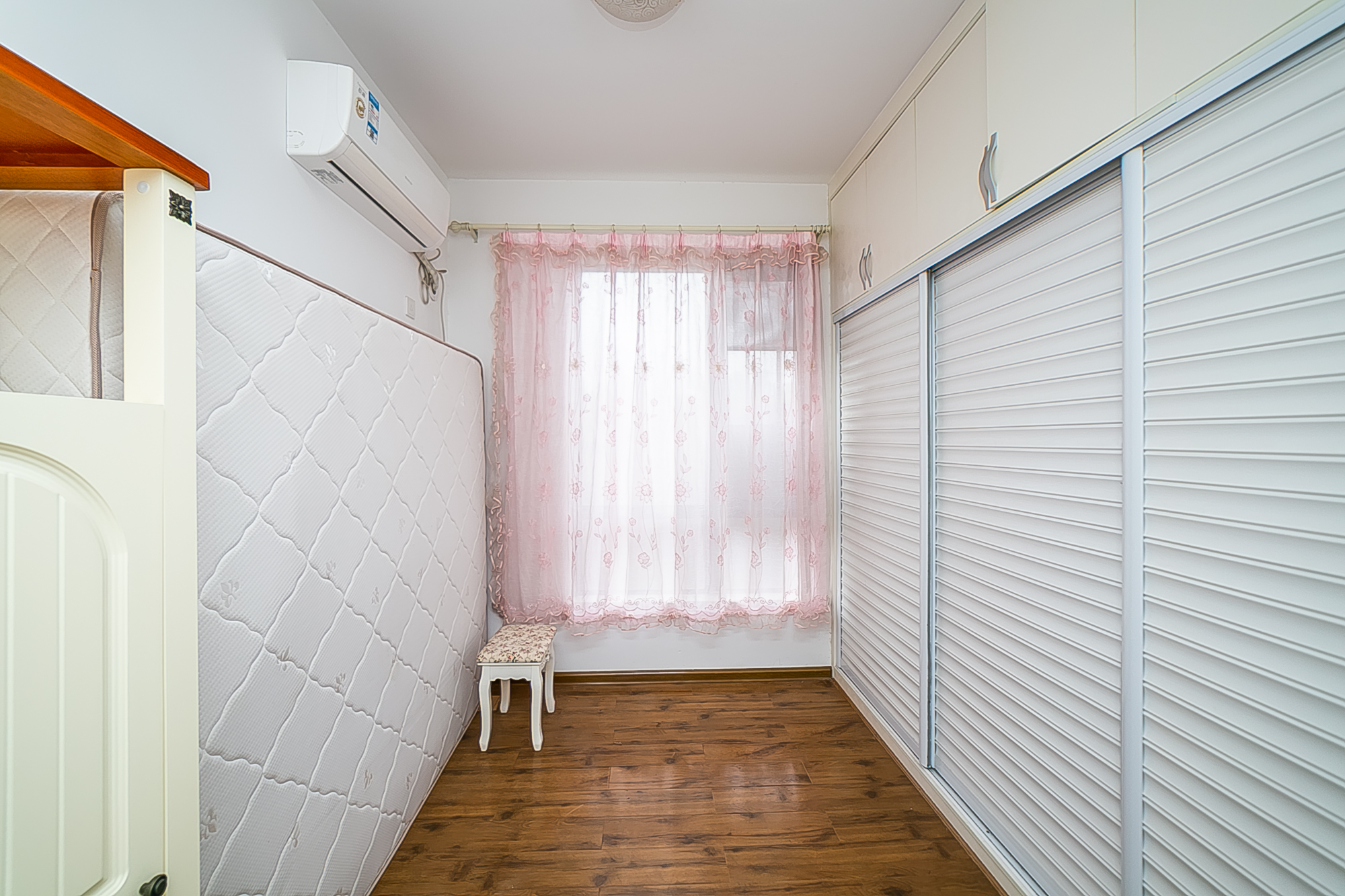 乾城(兴旺乾城) 3室2厅1卫 82.0万 乾城(兴旺乾城) 3室2厅1卫 82.0万卧室