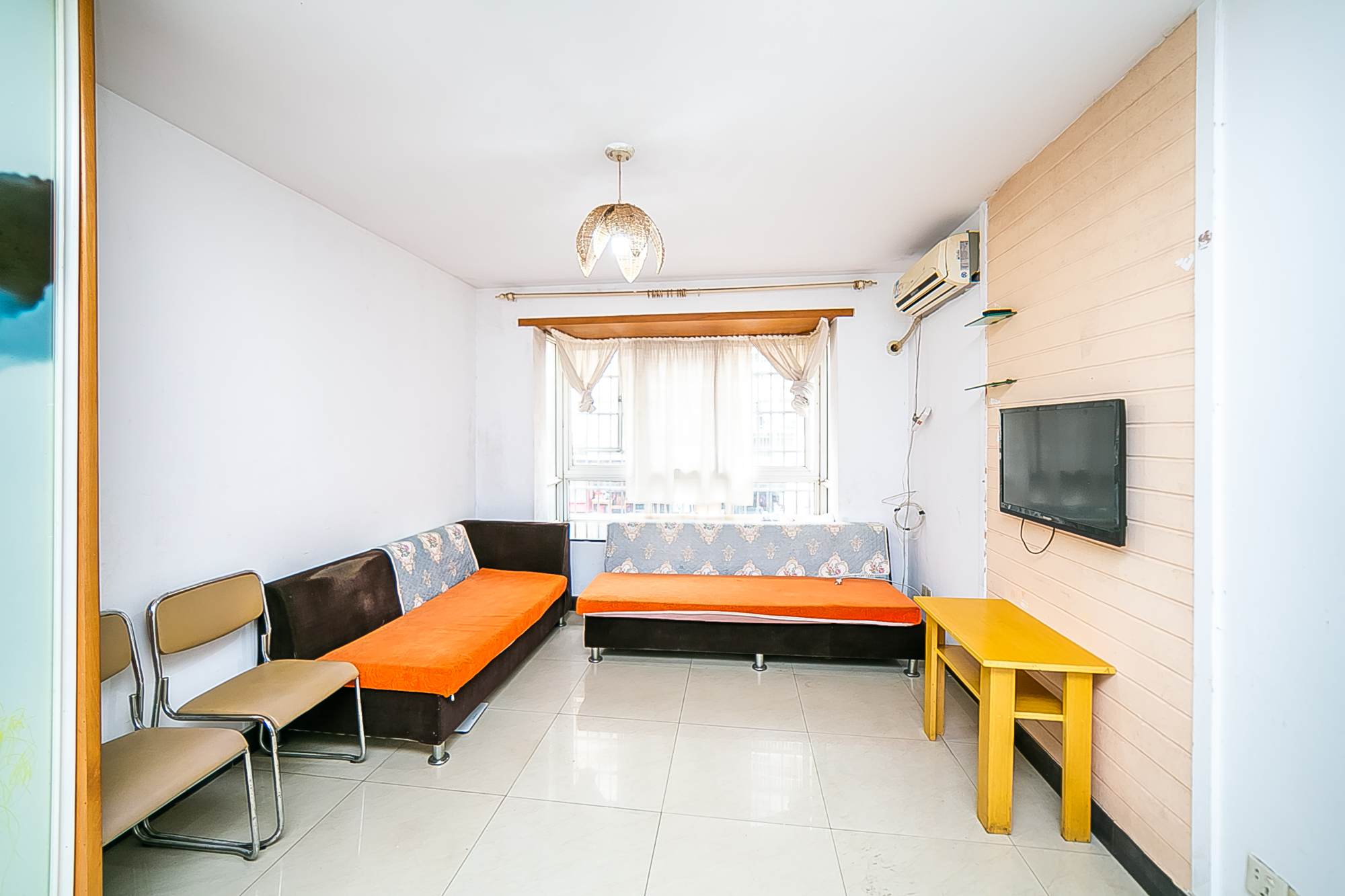 都市春天 1室1厅1卫 39.0万 都市春天 1室1厅1卫 39.0万客厅