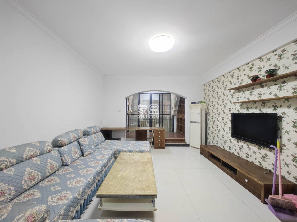 水岸天际（一期、二期）  2室2厅1卫    60.0万