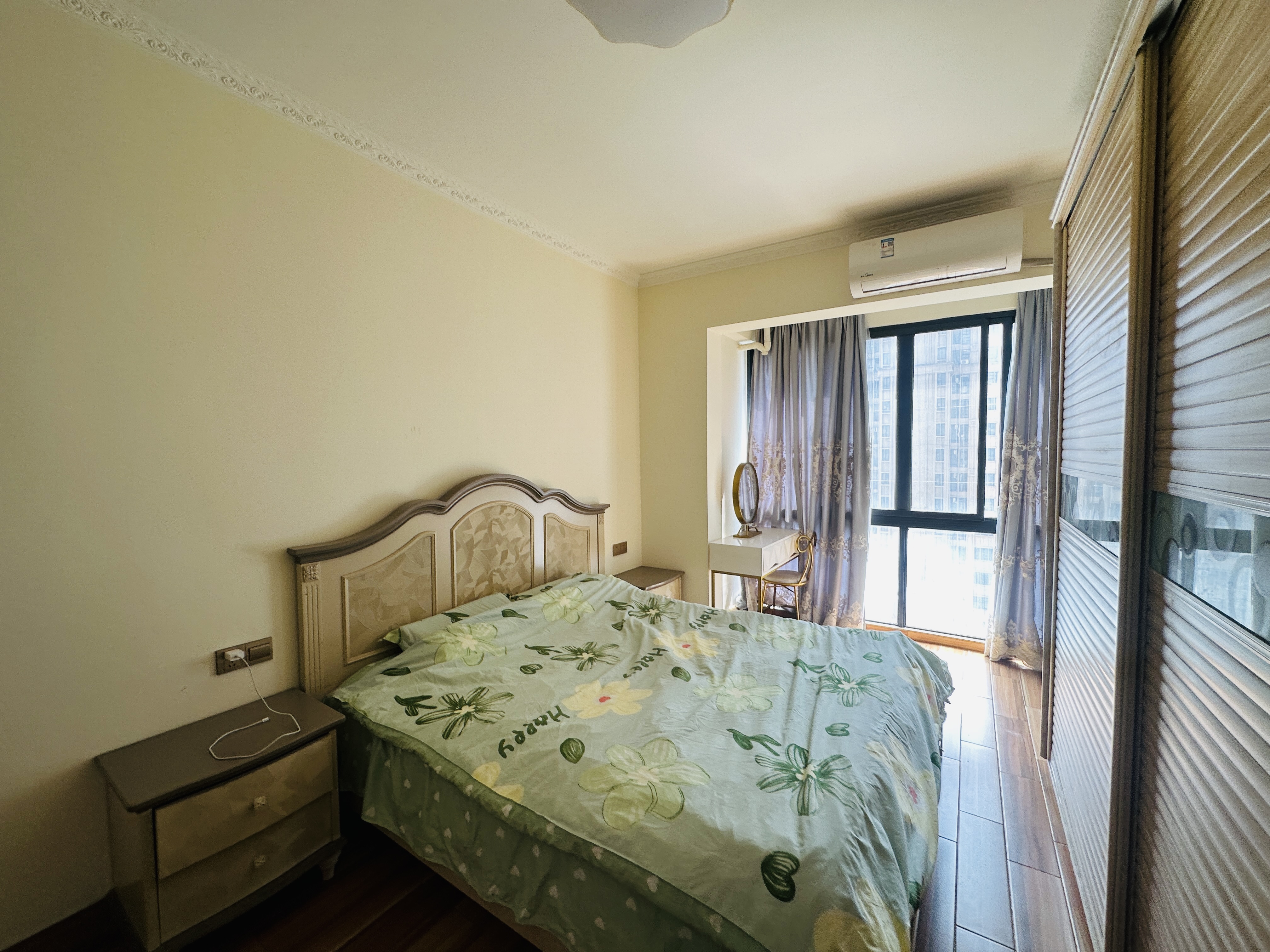 伟业智青春 3室2厅2卫 143.0万 伟业智青春 3室2厅2卫 143.0万卧室