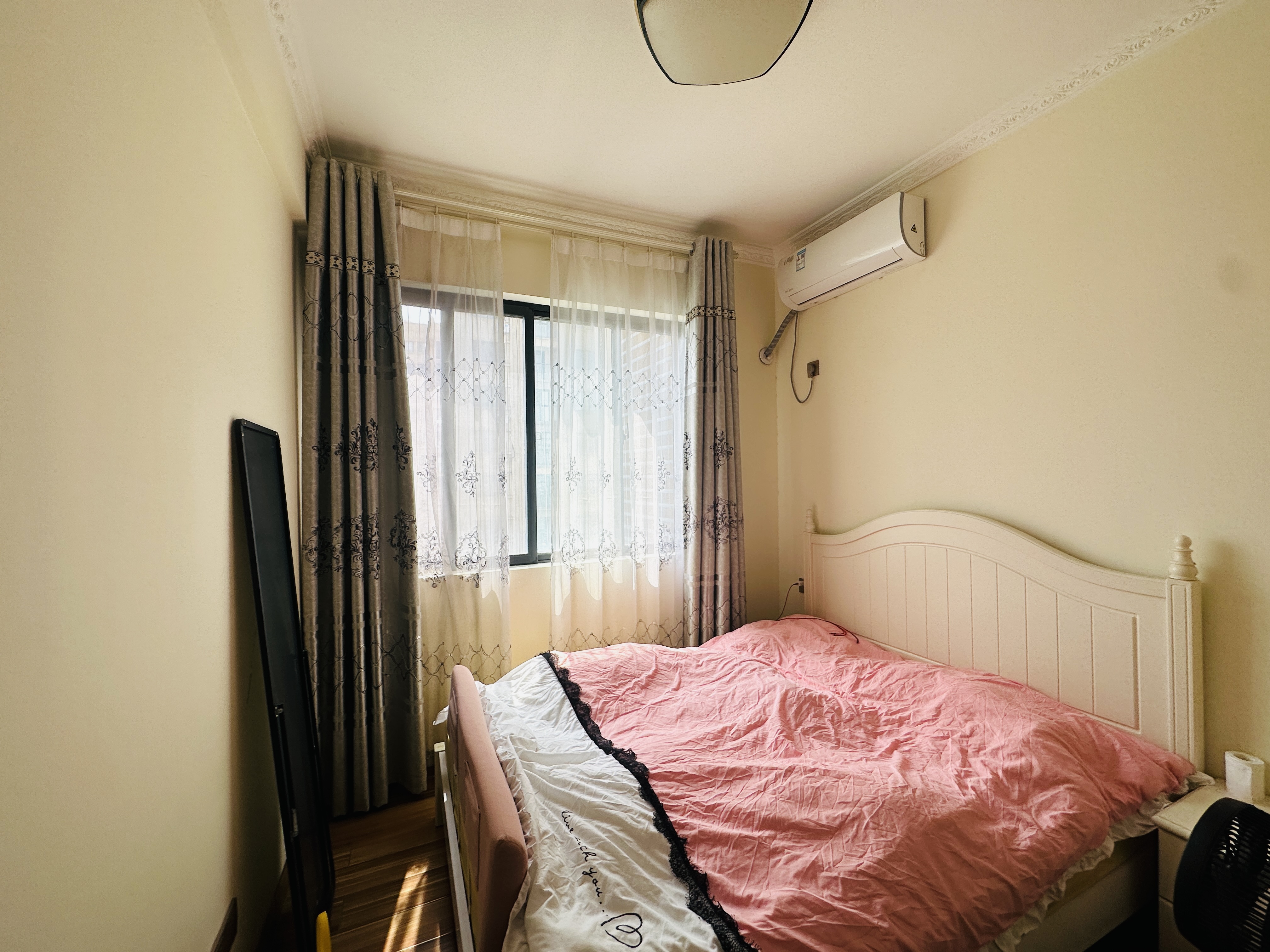 伟业智青春 3室2厅2卫 143.0万 伟业智青春 3室2厅2卫 143.0万卧室