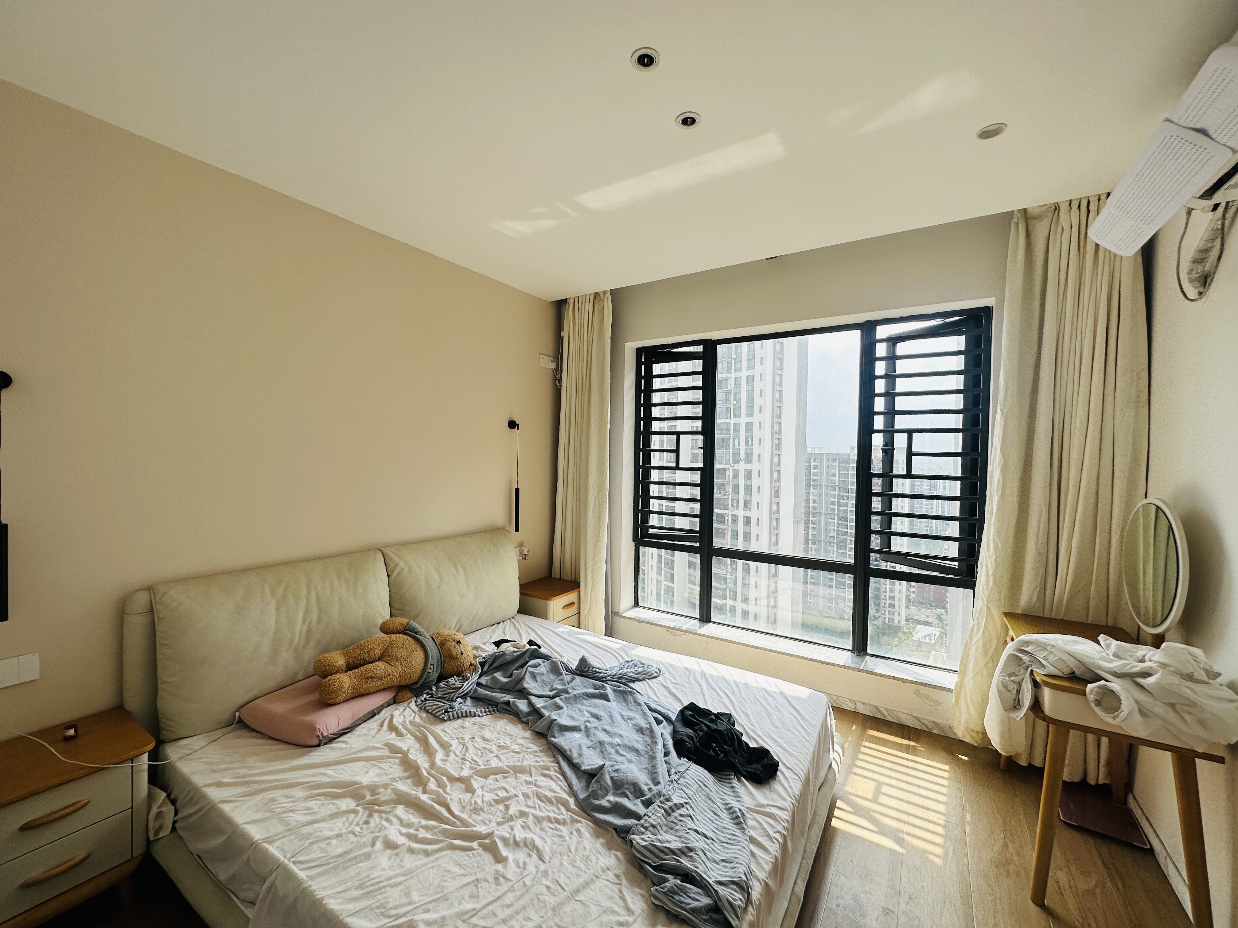 锦地翰城二期  2室2厅1卫    125.0万 锦地翰城二期  2室2厅1卫    125.0万卧室